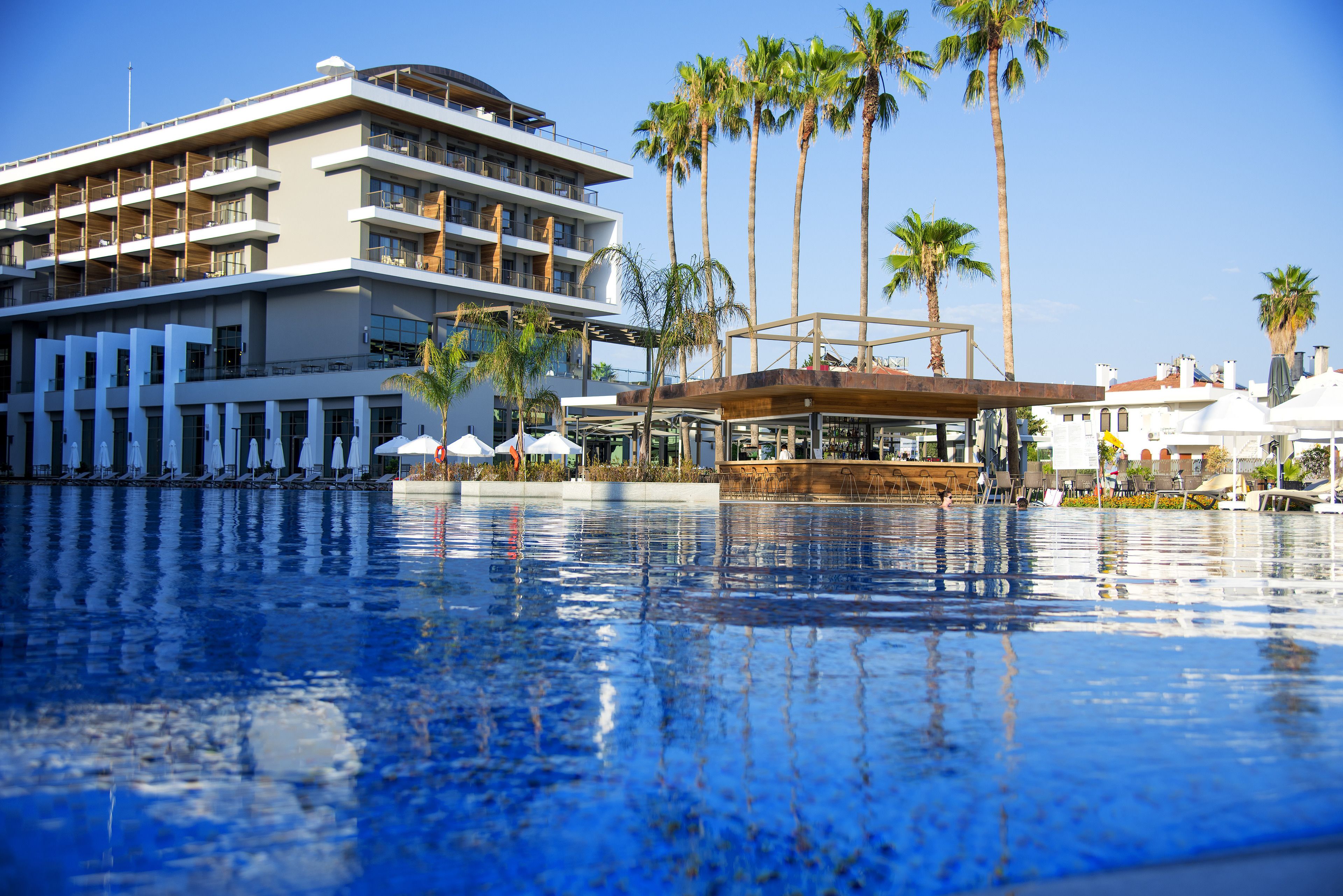 Acanthus Cennet Barut Collection