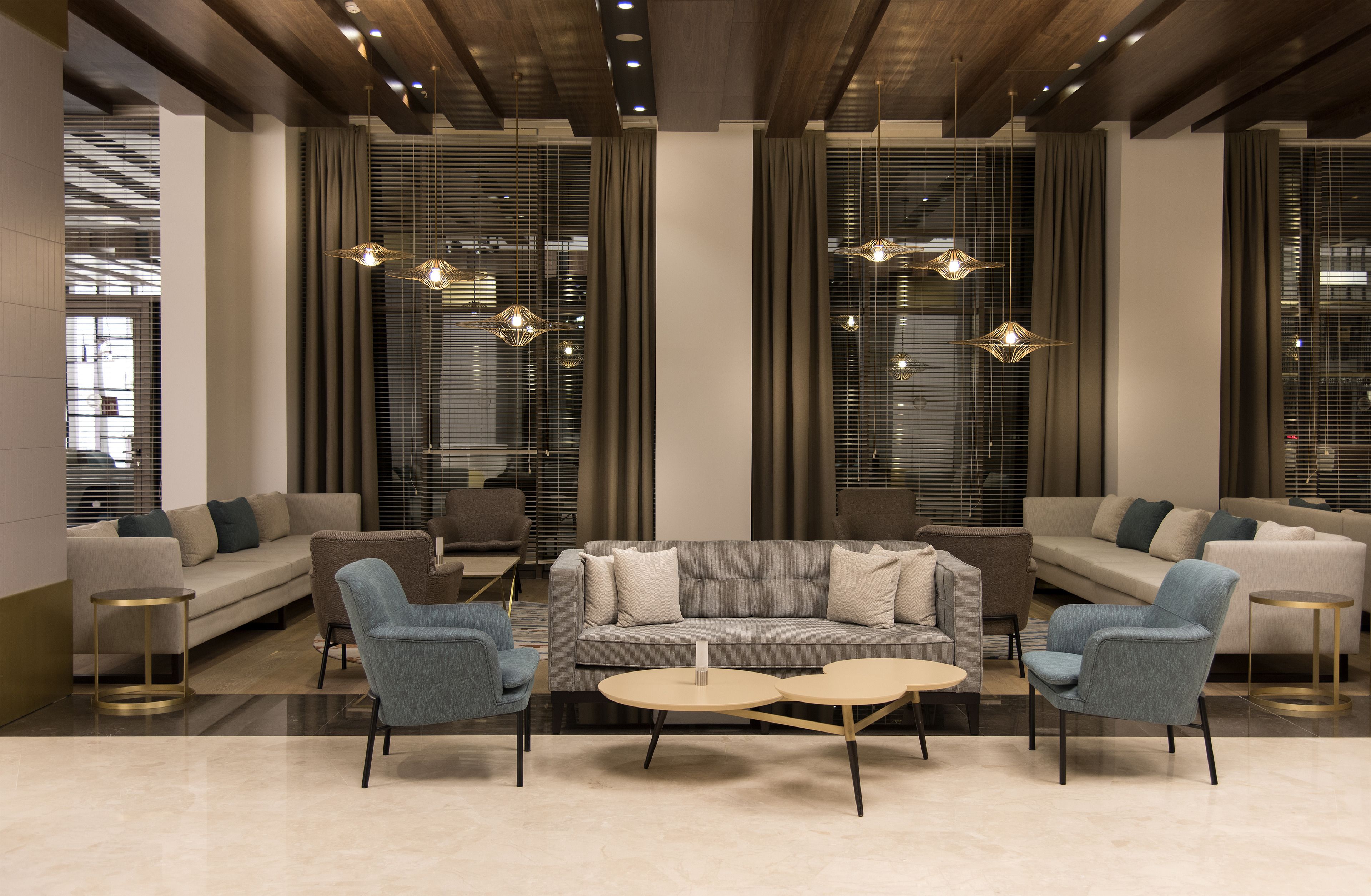 Acanthus Cennet Barut Collection