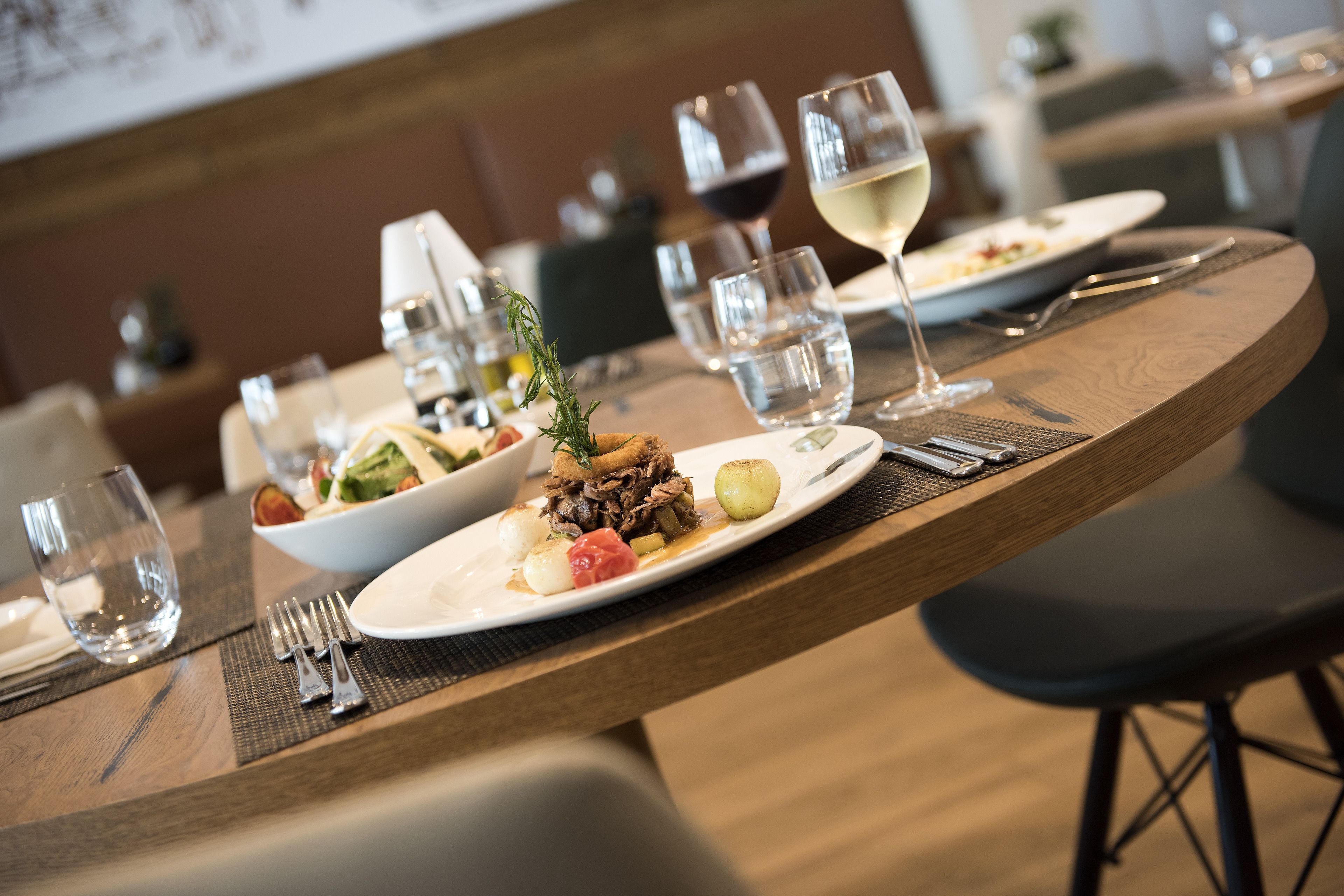 Acanthus Cennet Barut Collection