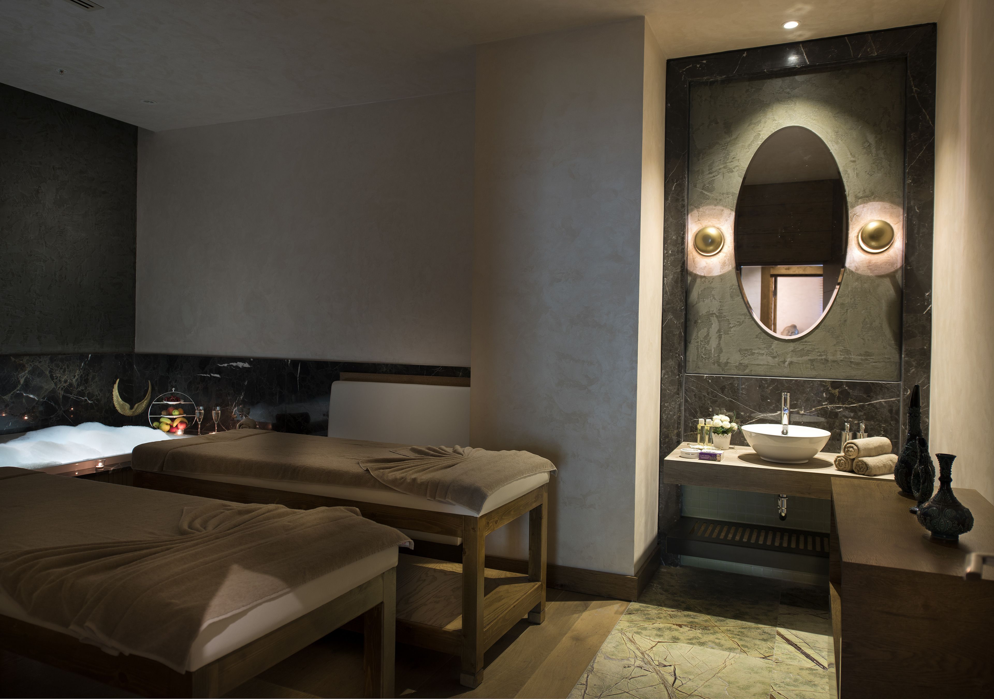 Acanthus Cennet Barut Collection