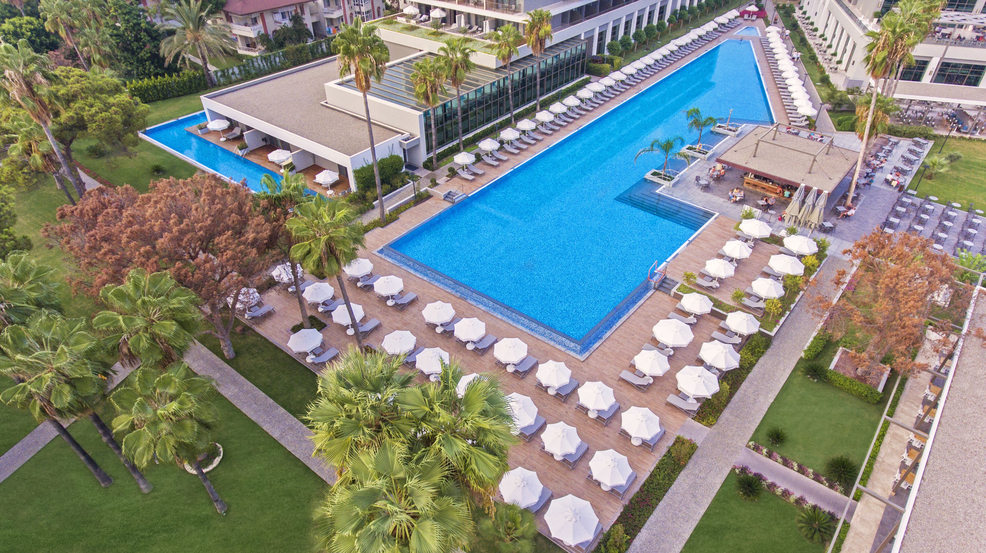 Acanthus Cennet Barut Collection