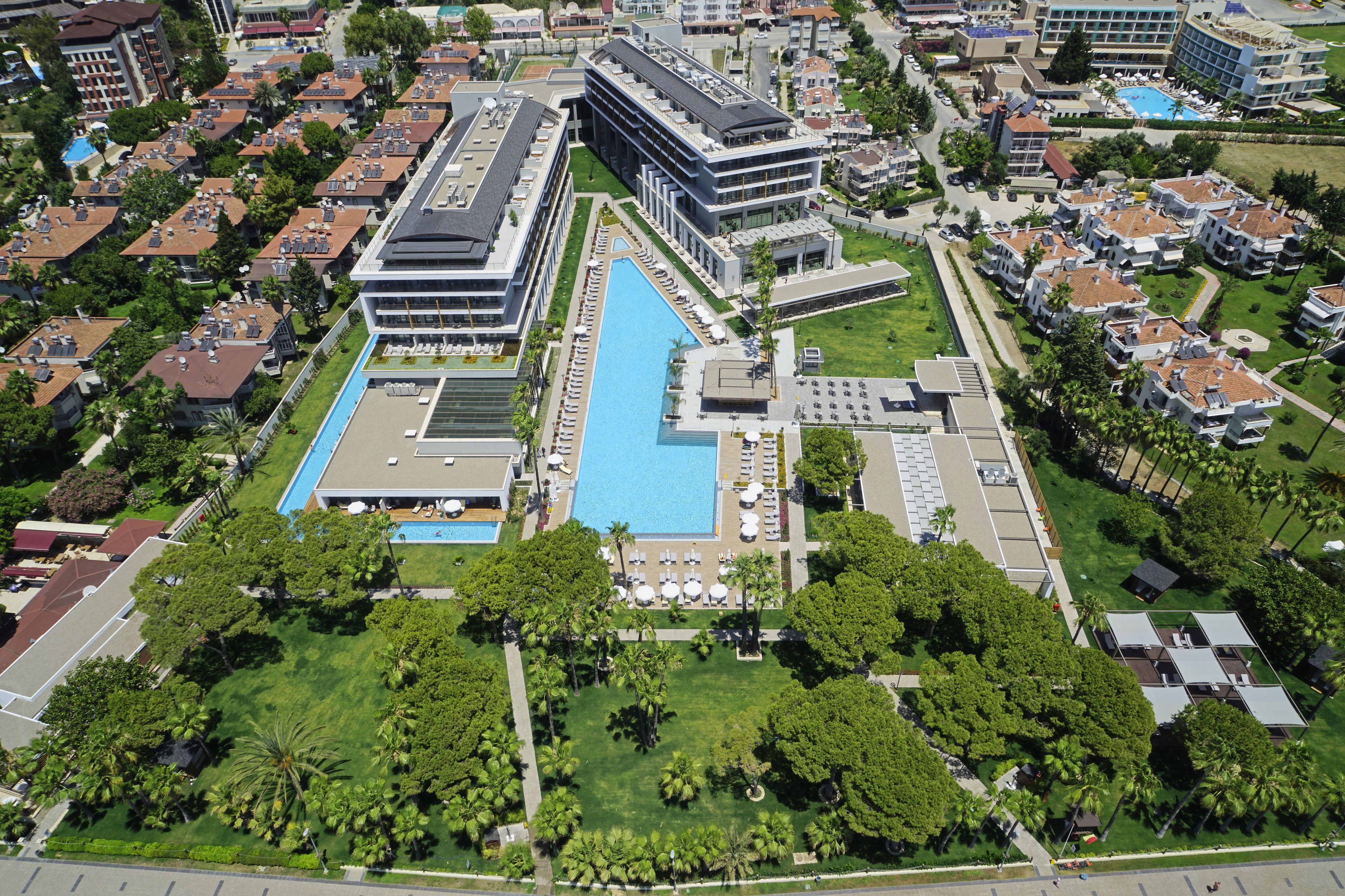 Acanthus Cennet Barut Collection