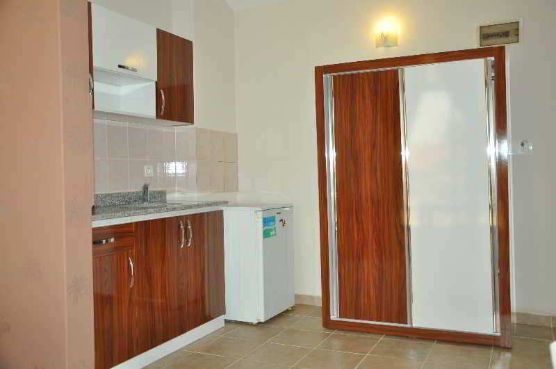 Almila Side Suite