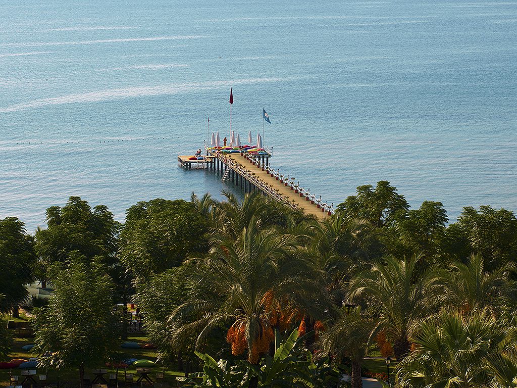 Dobedan Beach Resort Comfort Side