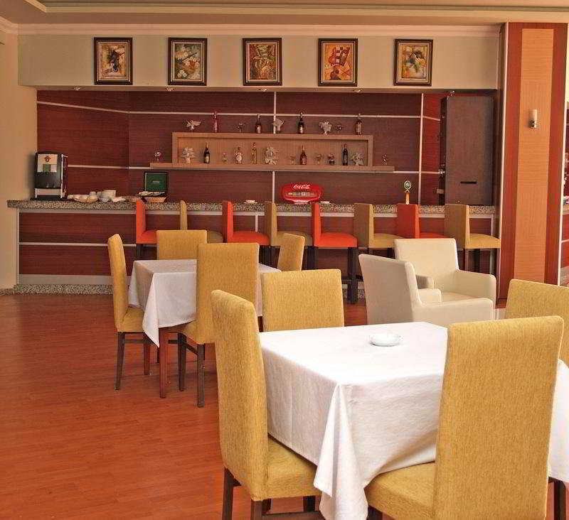 Club Side Coast Hotel
