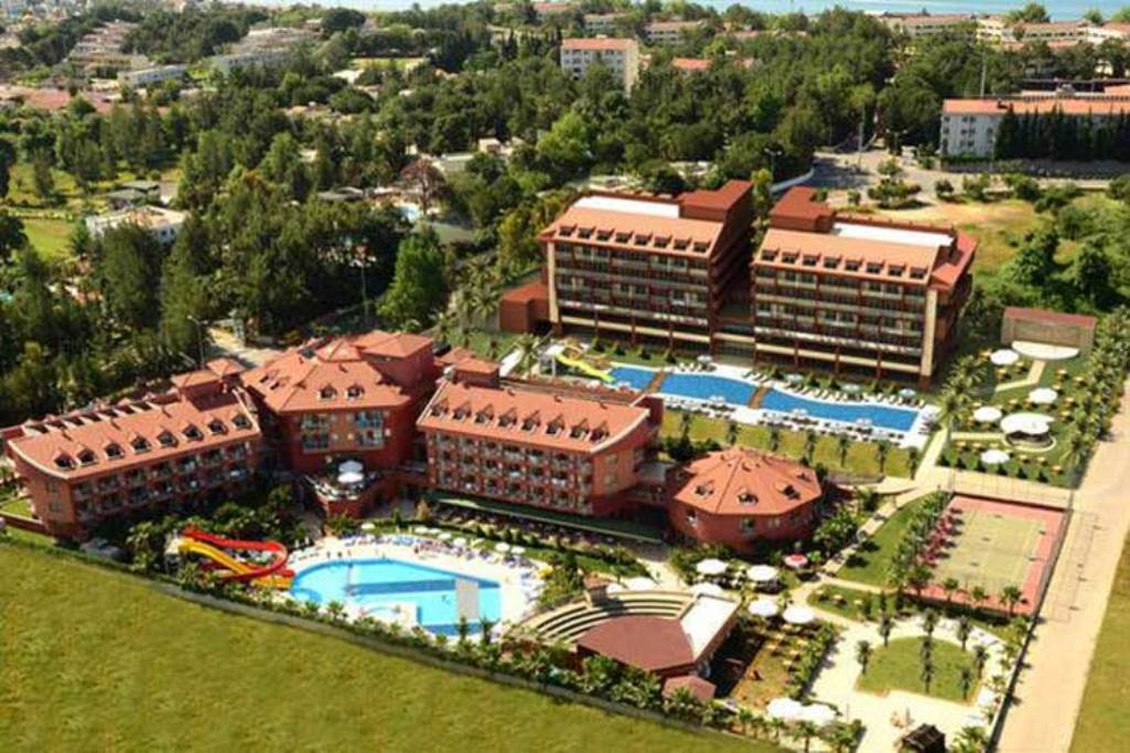 Club Side Coast Hotel