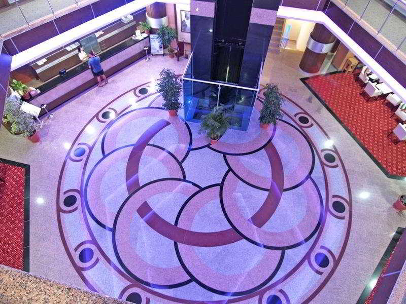 Club Side Coast Hotel