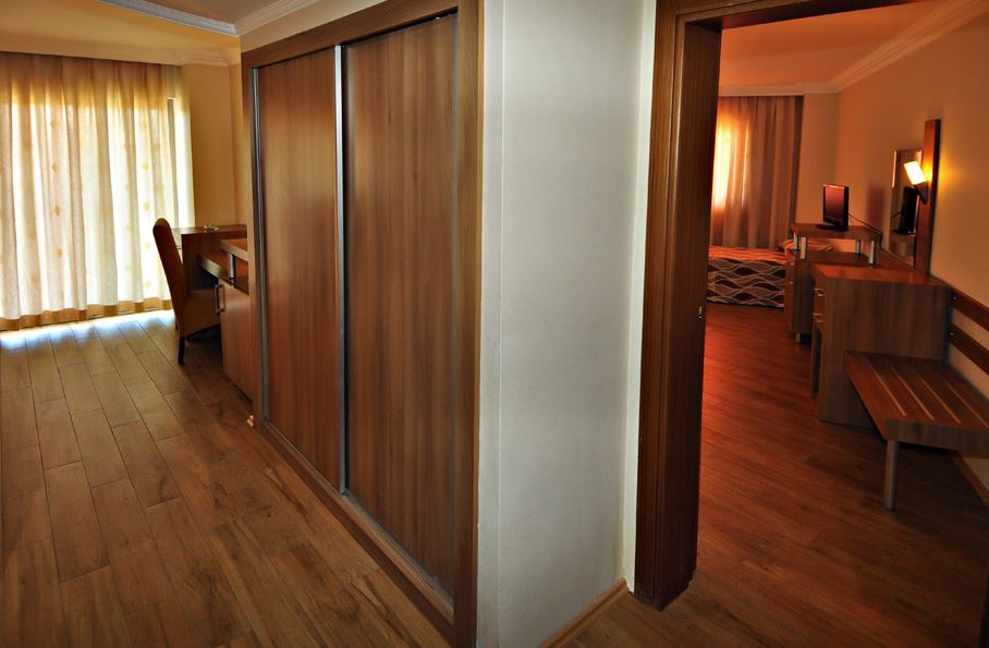 Club Side Coast Hotel