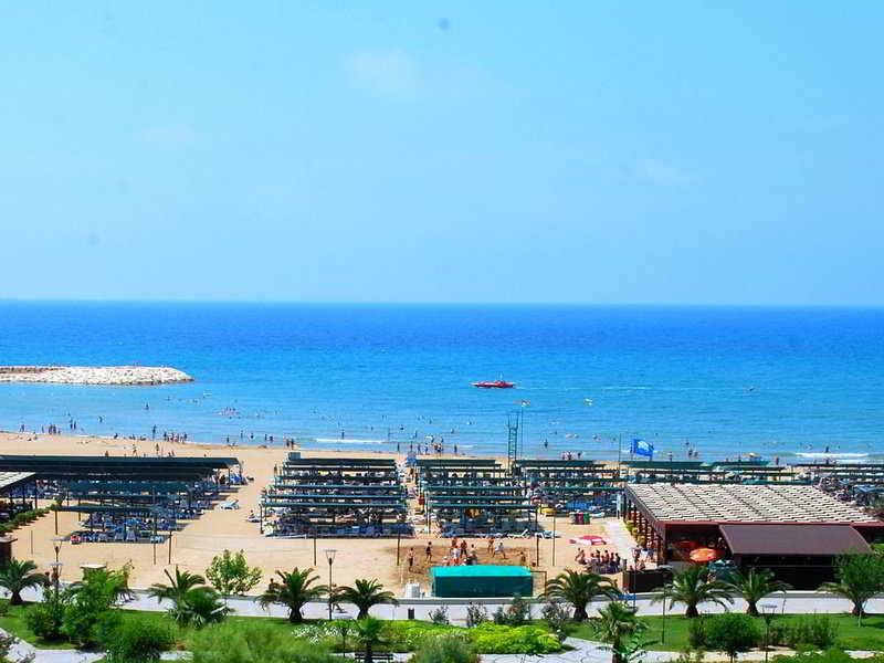 Commodore Elite Suites & Spa