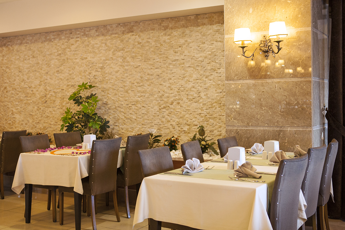 Side Aluna Hotel
