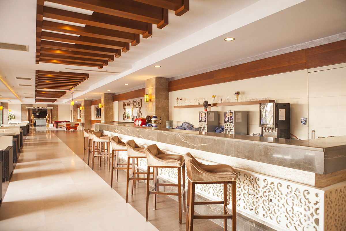 Side Aluna Hotel