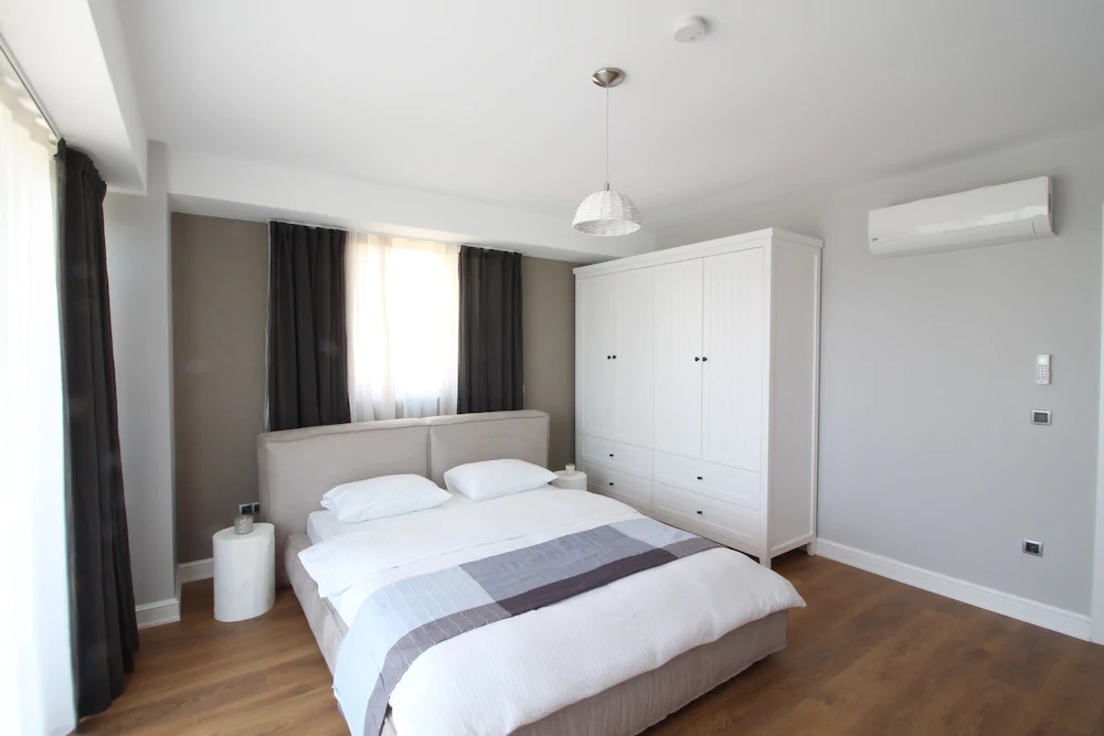 Elia Apartments