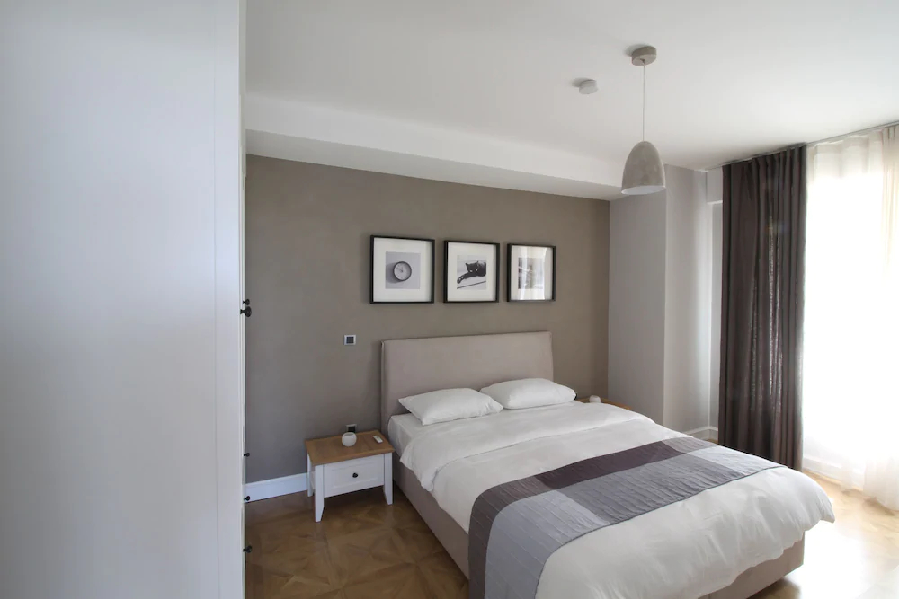 Elia Apartments