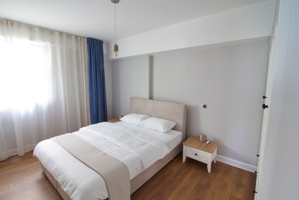 Elia Apartments