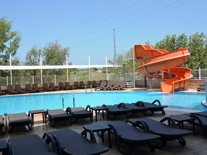 Adella Side Hotel