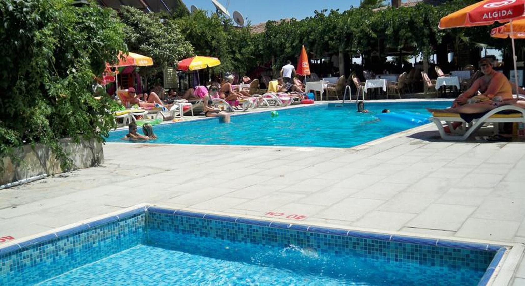 Leda Beach Hotel