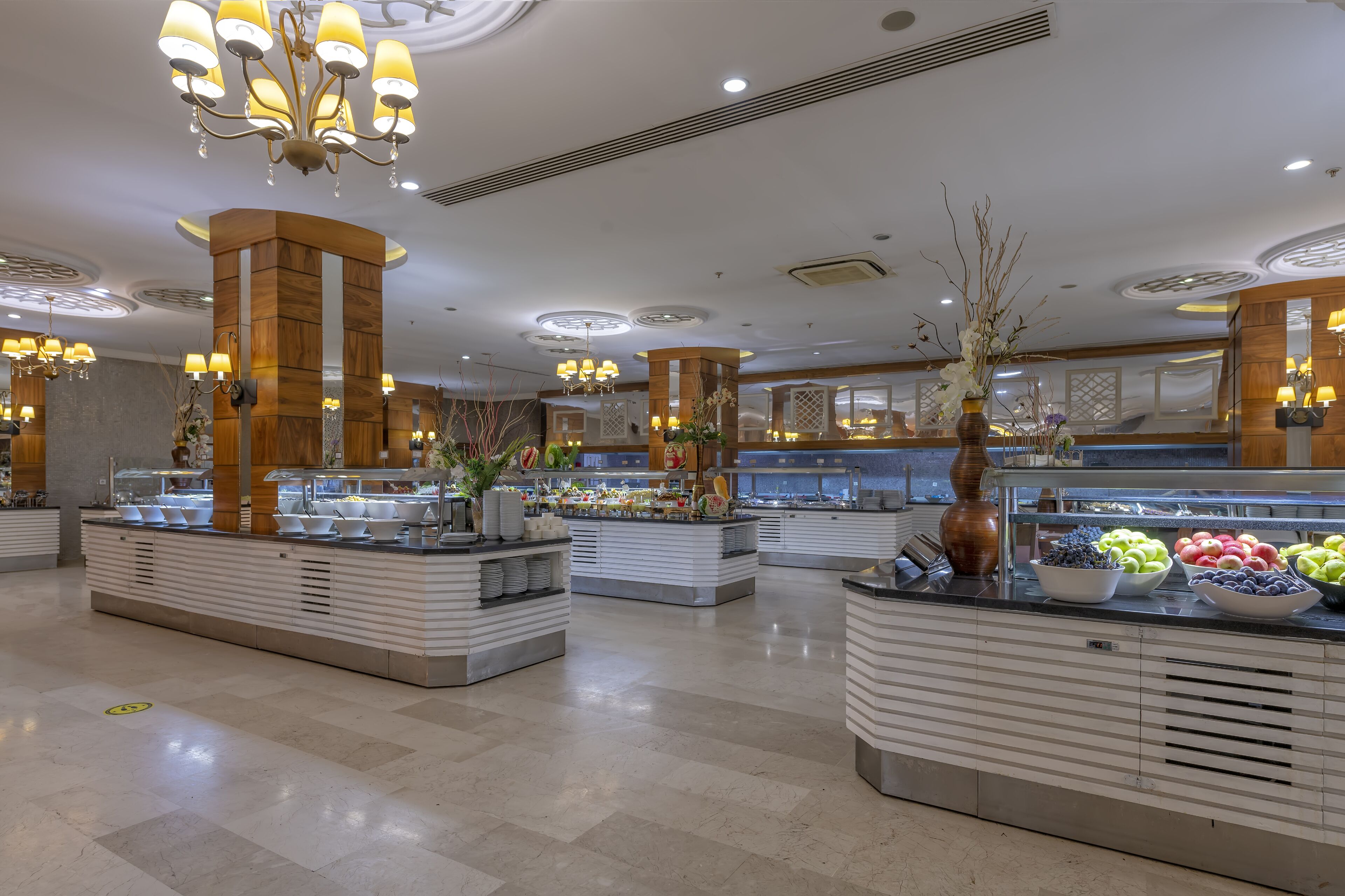 LRS Lake & River Side Hotel & Spa