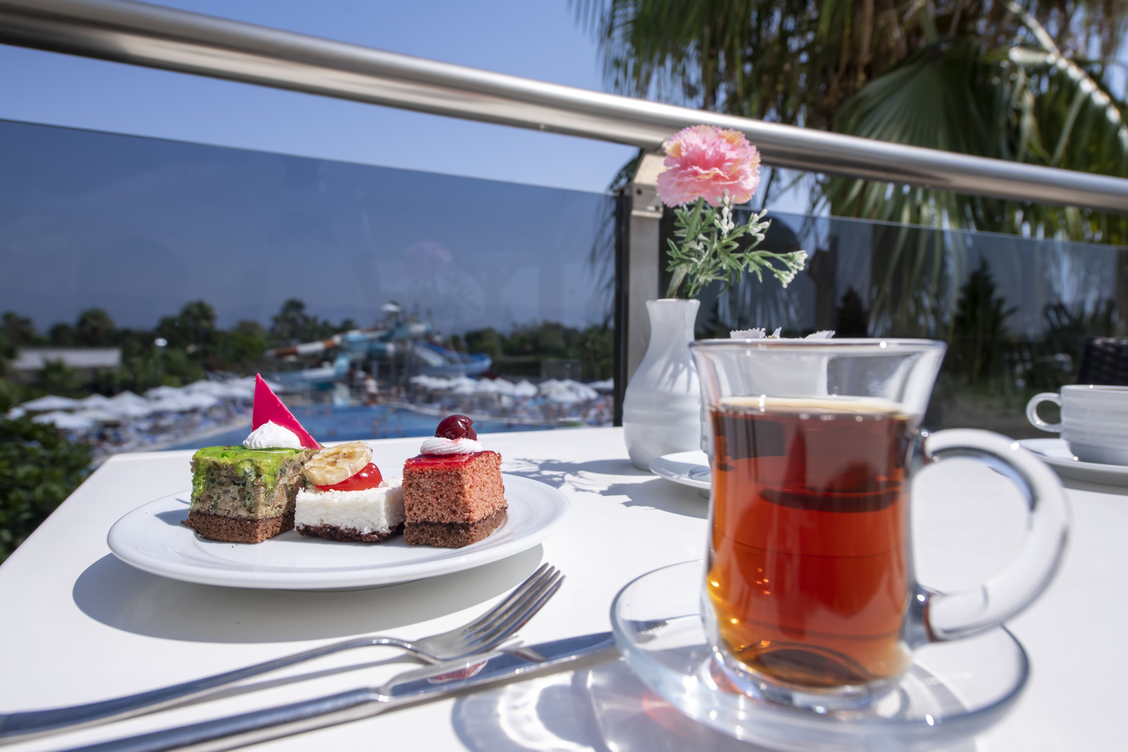 LRS Lake & River Side Hotel & Spa