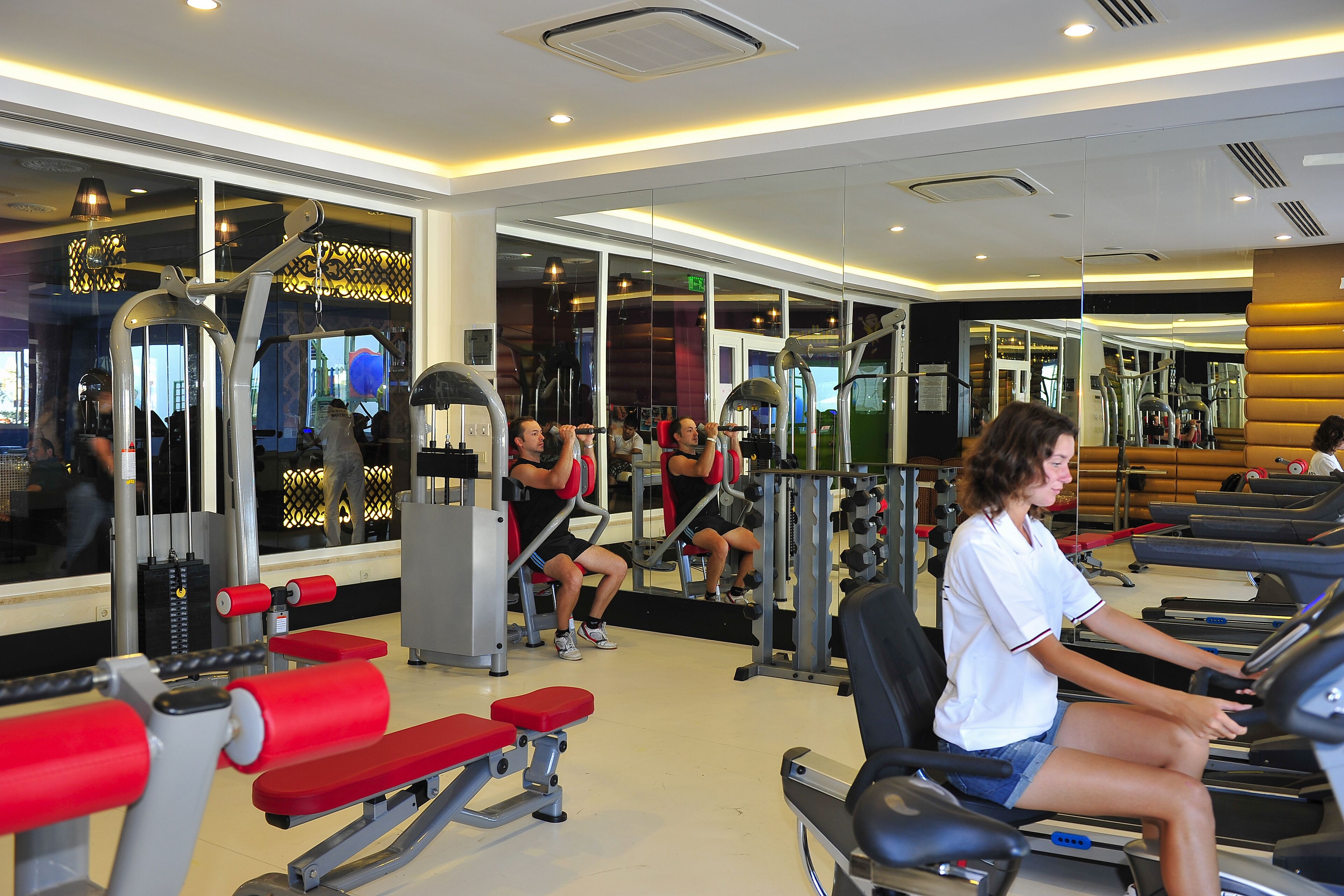 LRS Lake & River Side Hotel & Spa
