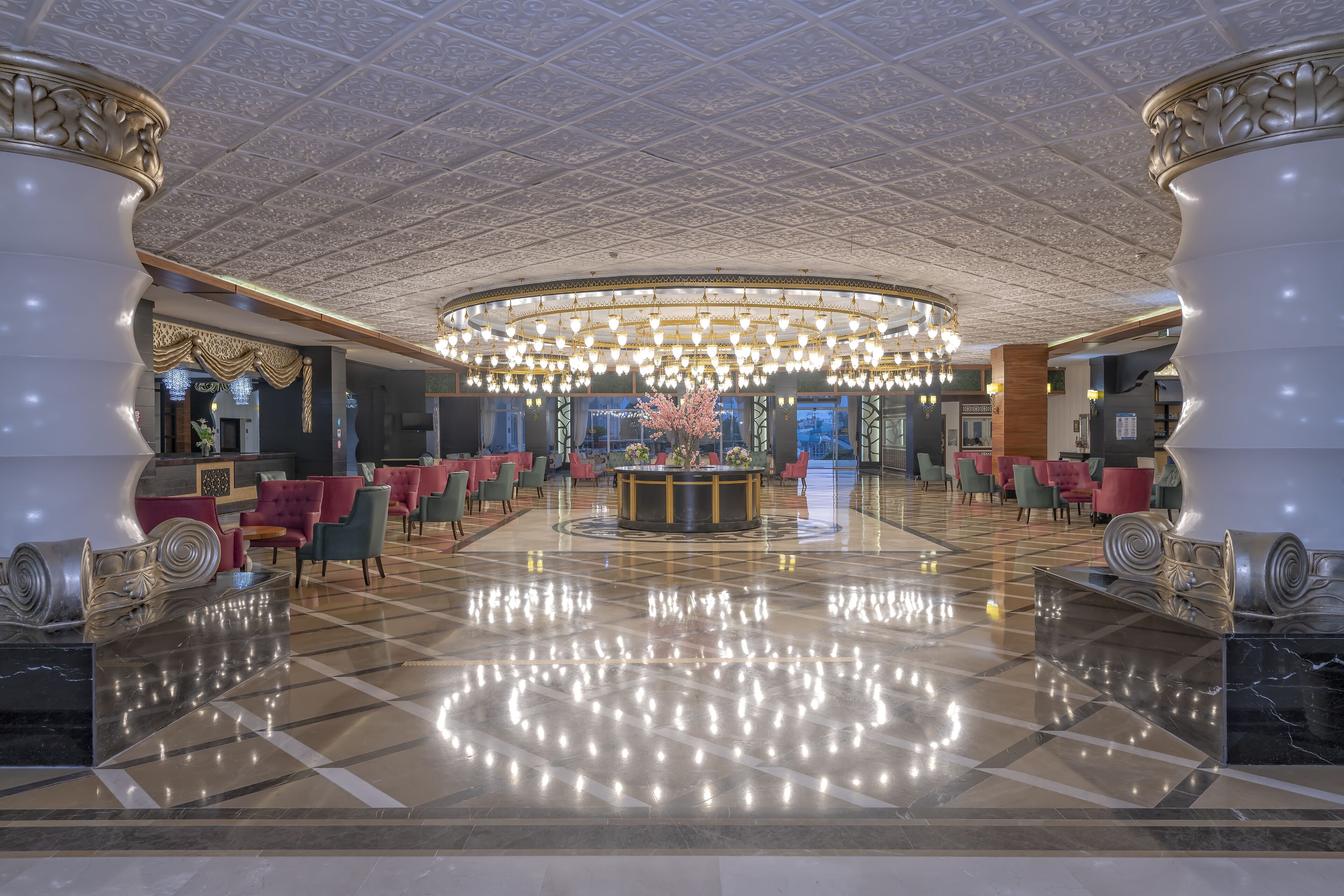 LRS Lake & River Side Hotel & Spa