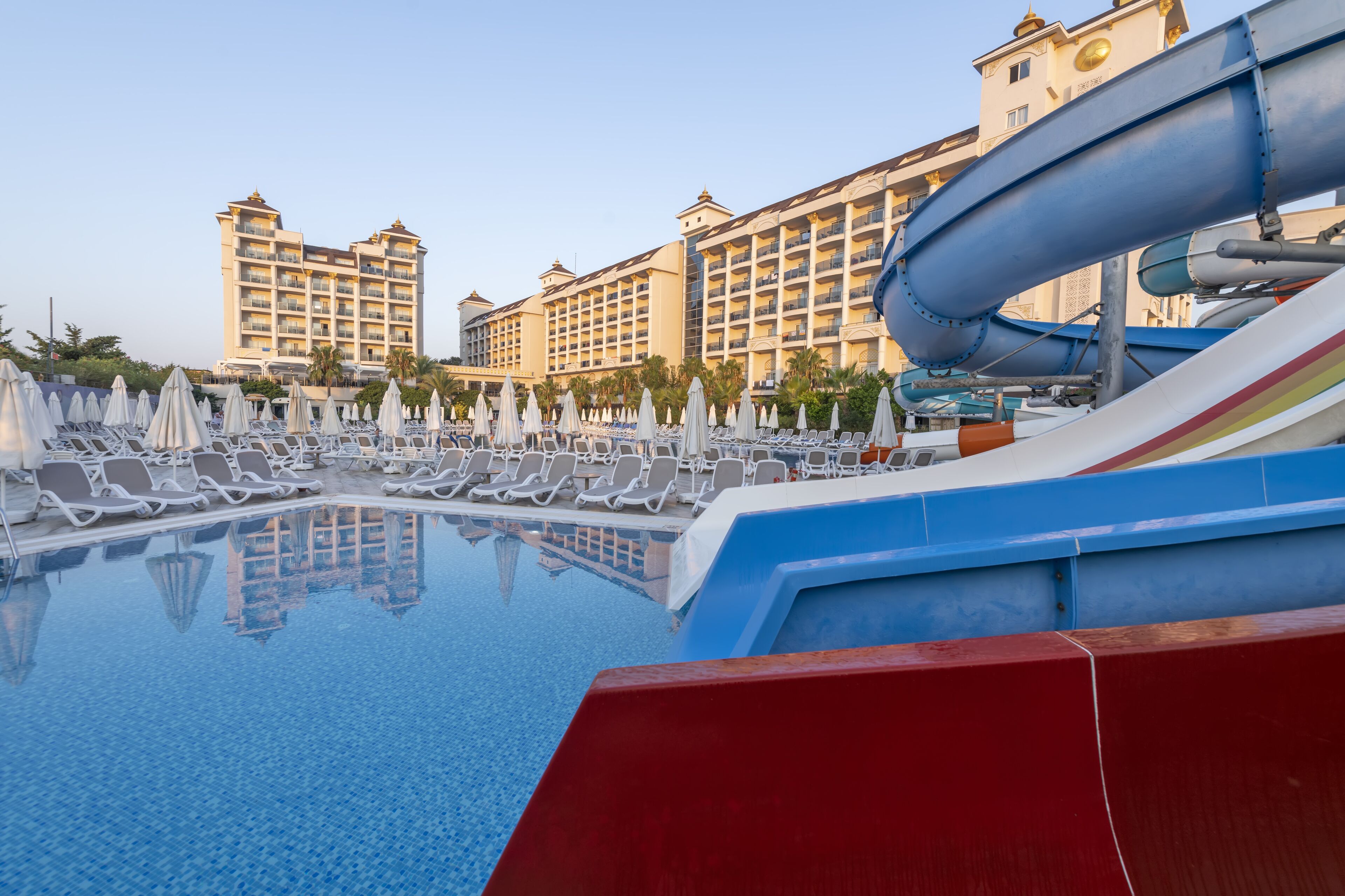 LRS Lake & River Side Hotel & Spa