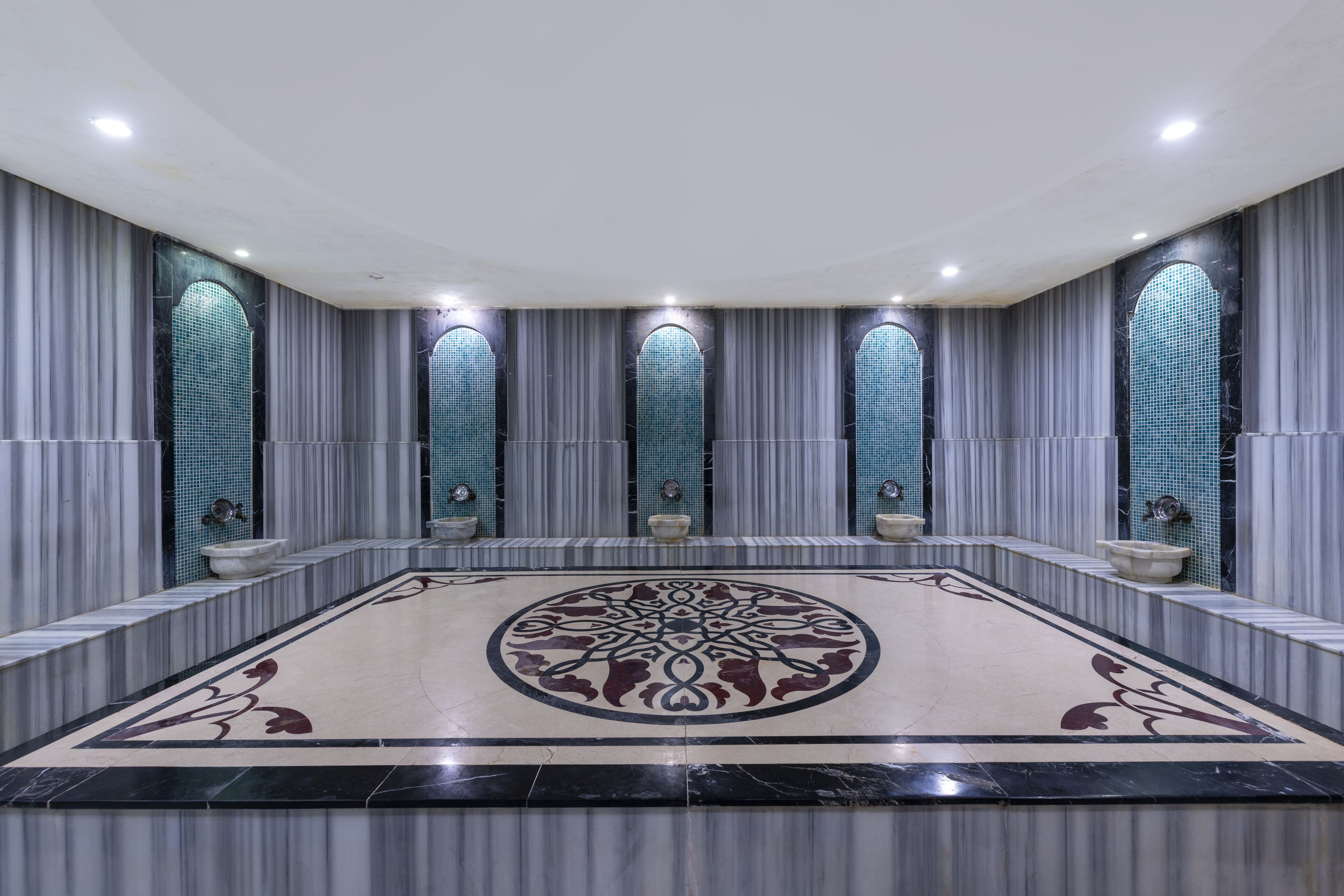 LRS Lake & River Side Hotel & Spa