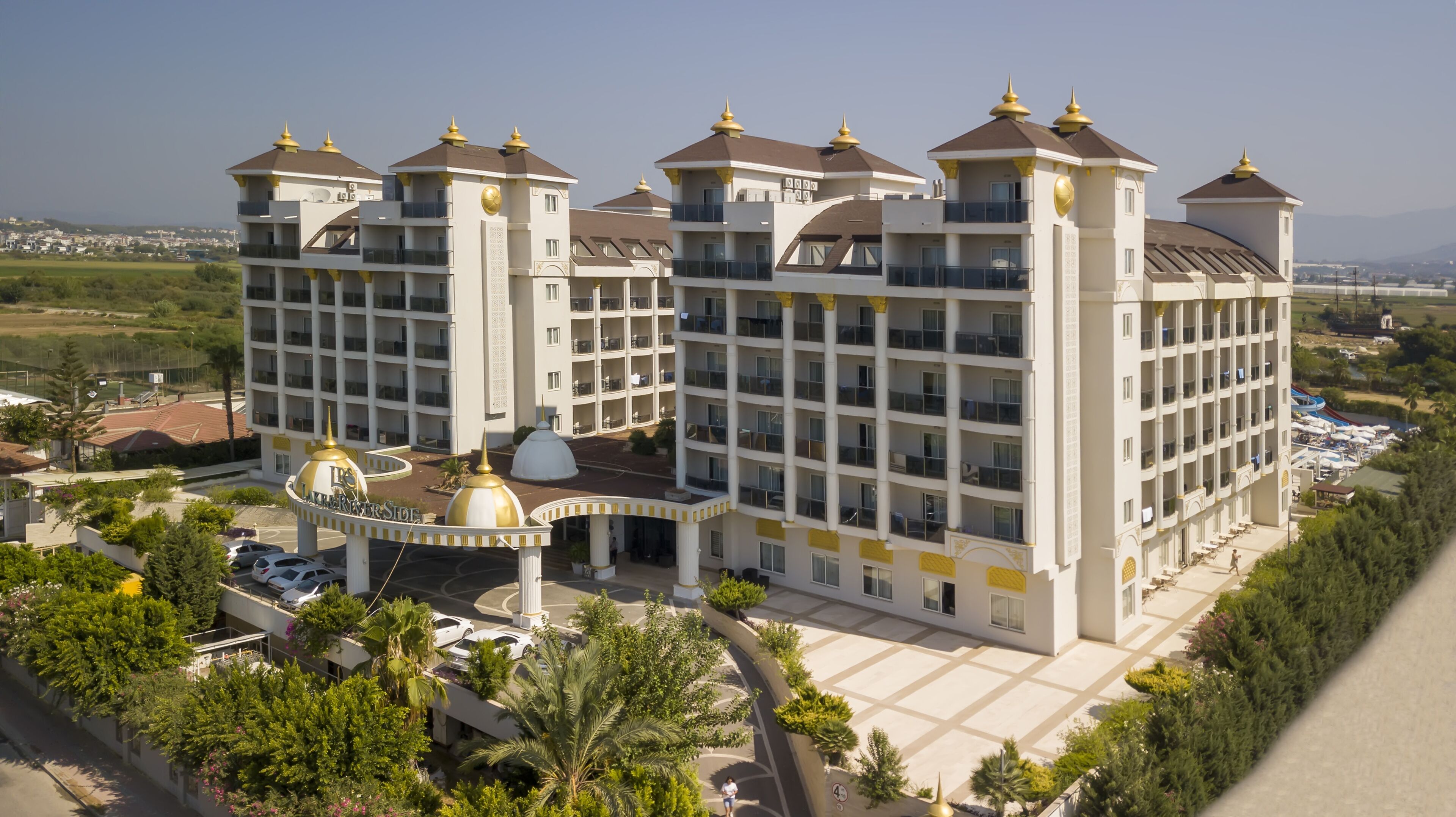 LRS Lake & River Side Hotel & Spa