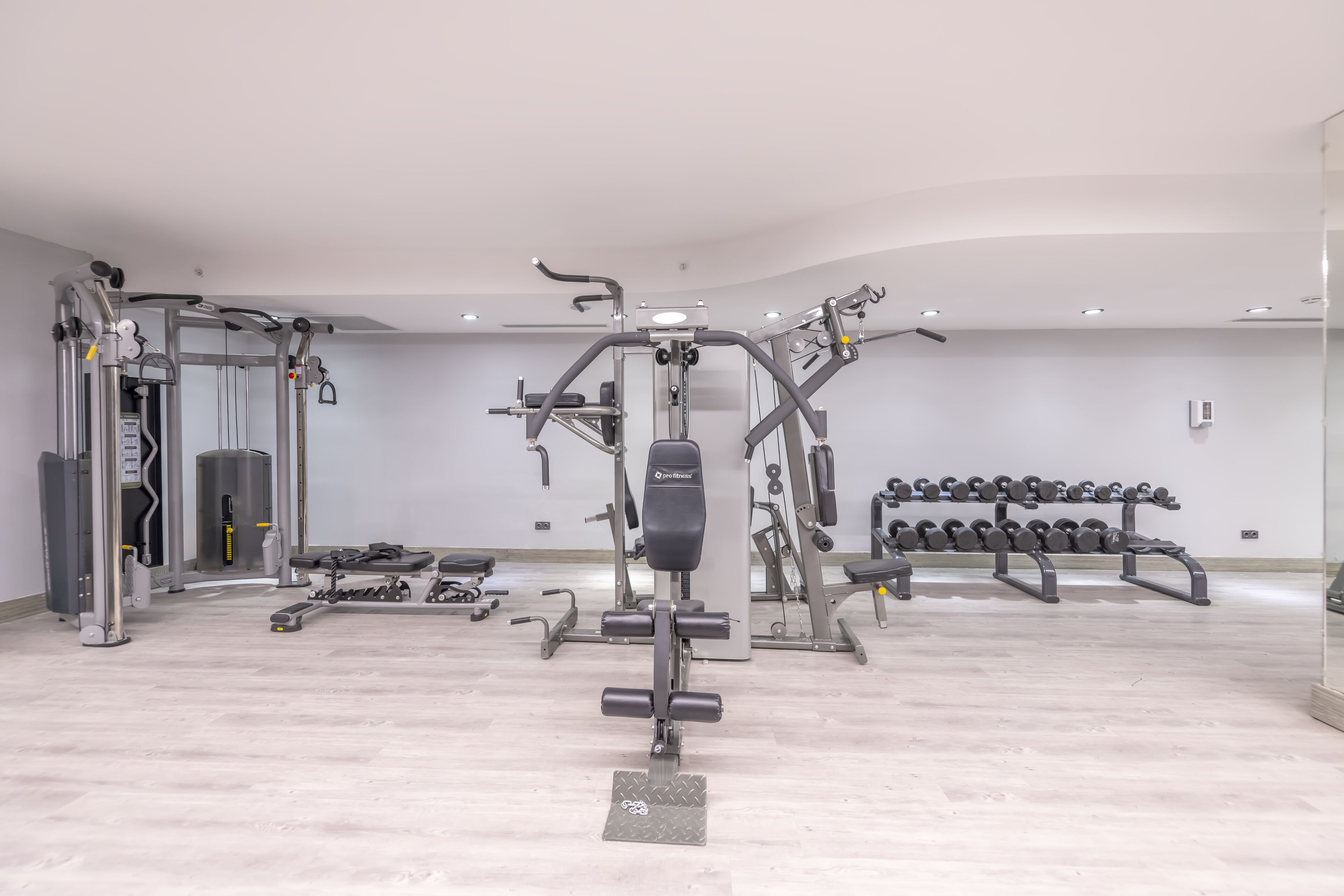 LRS Lake & River Side Hotel & Spa