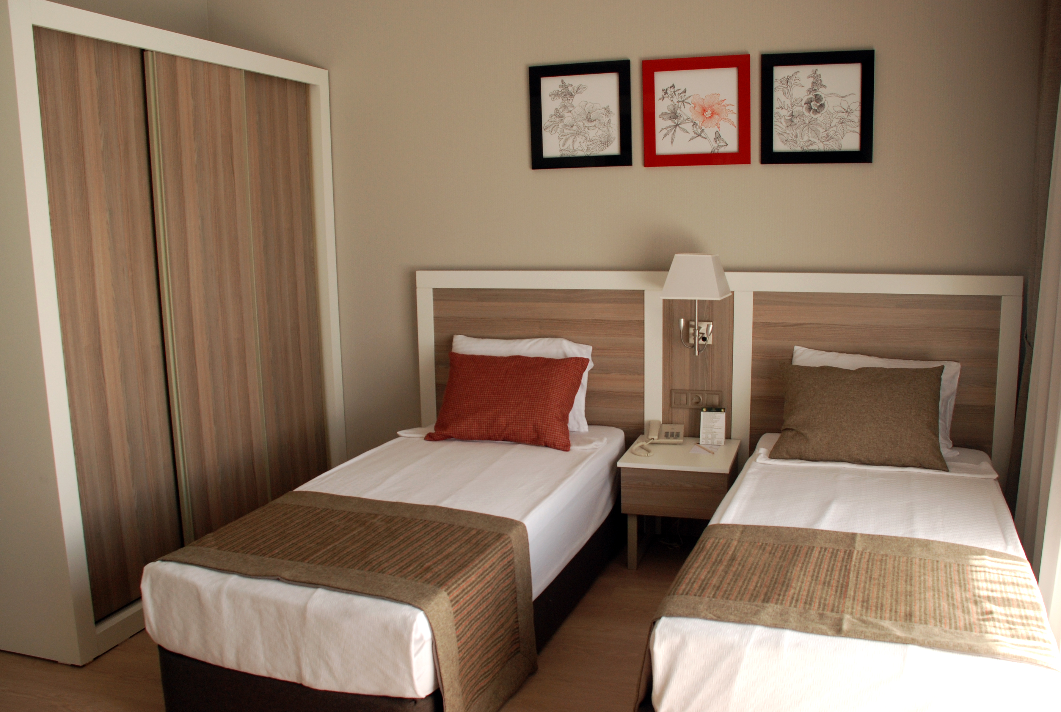 LRS Port River Hotel & Spa