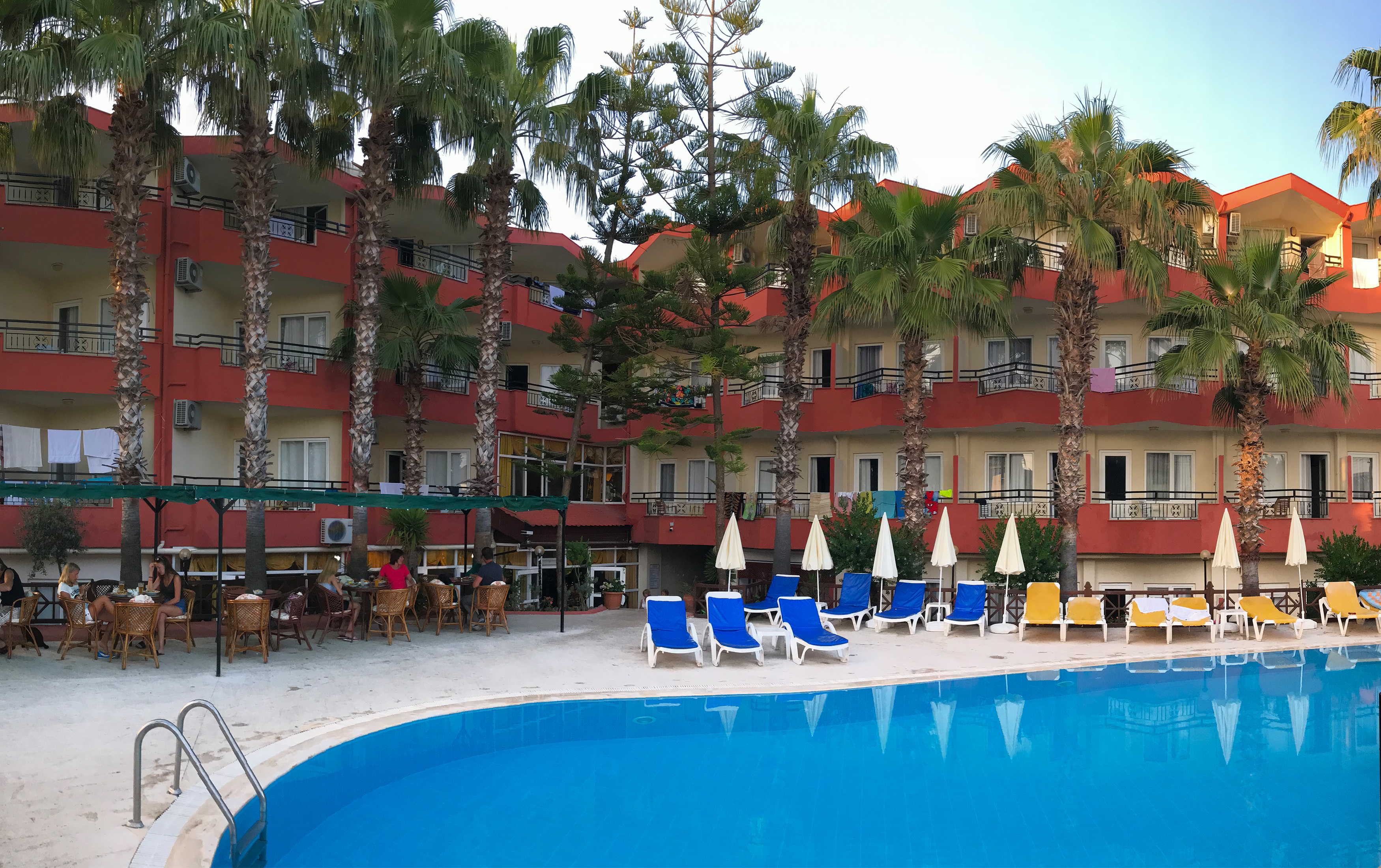 Semoris Hotel