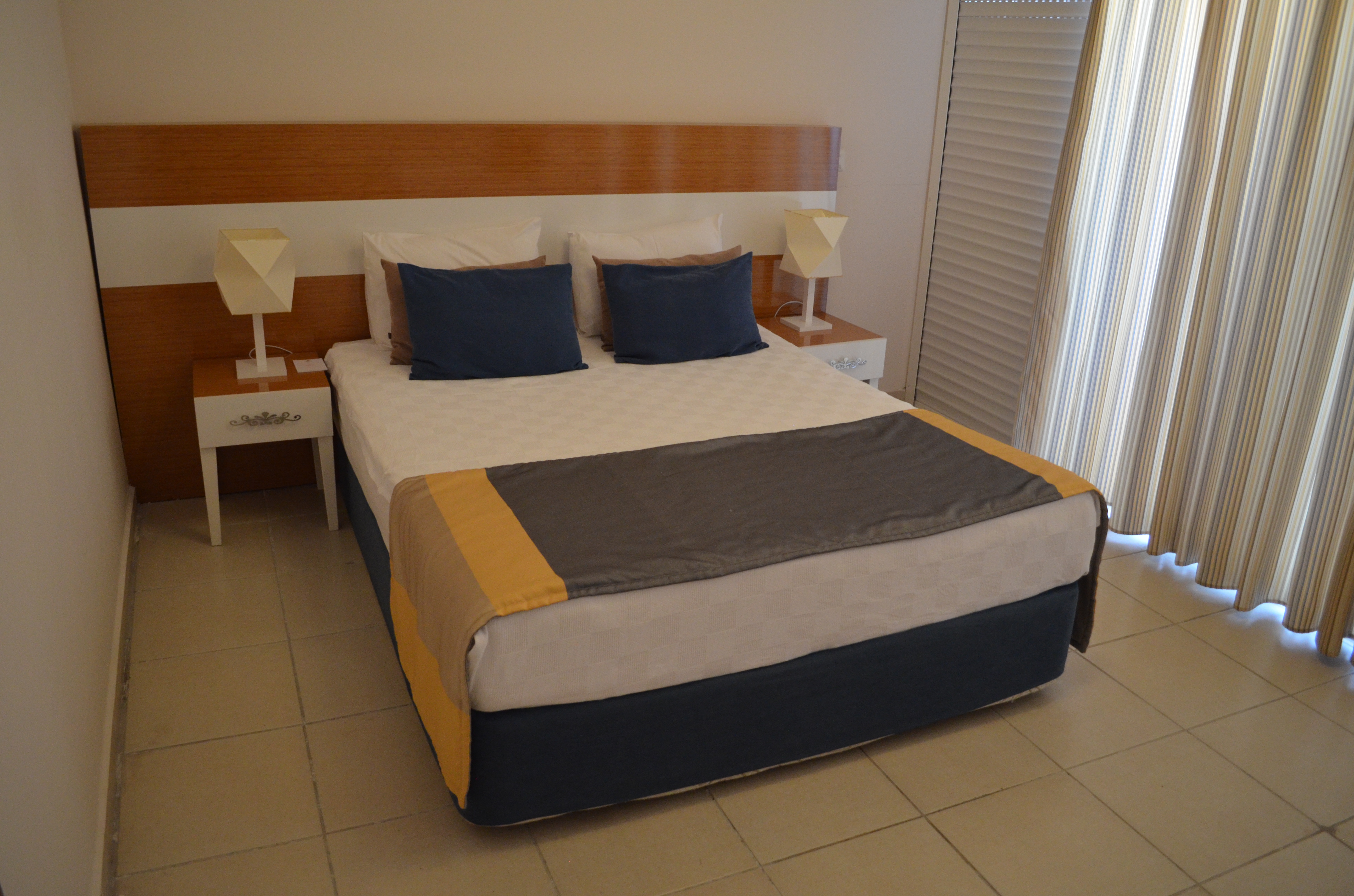 Side Legend Hotel