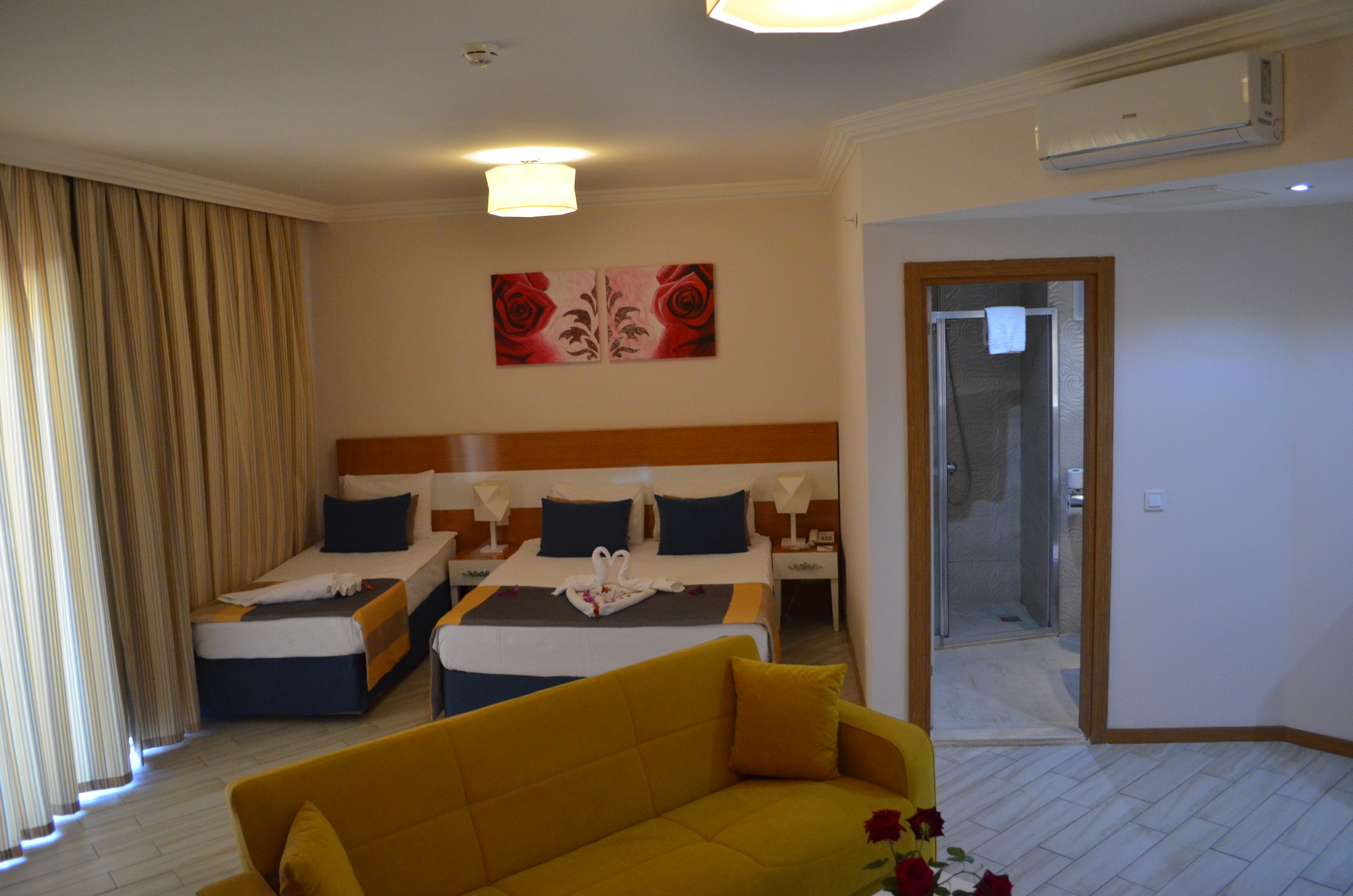 Side Legend Hotel