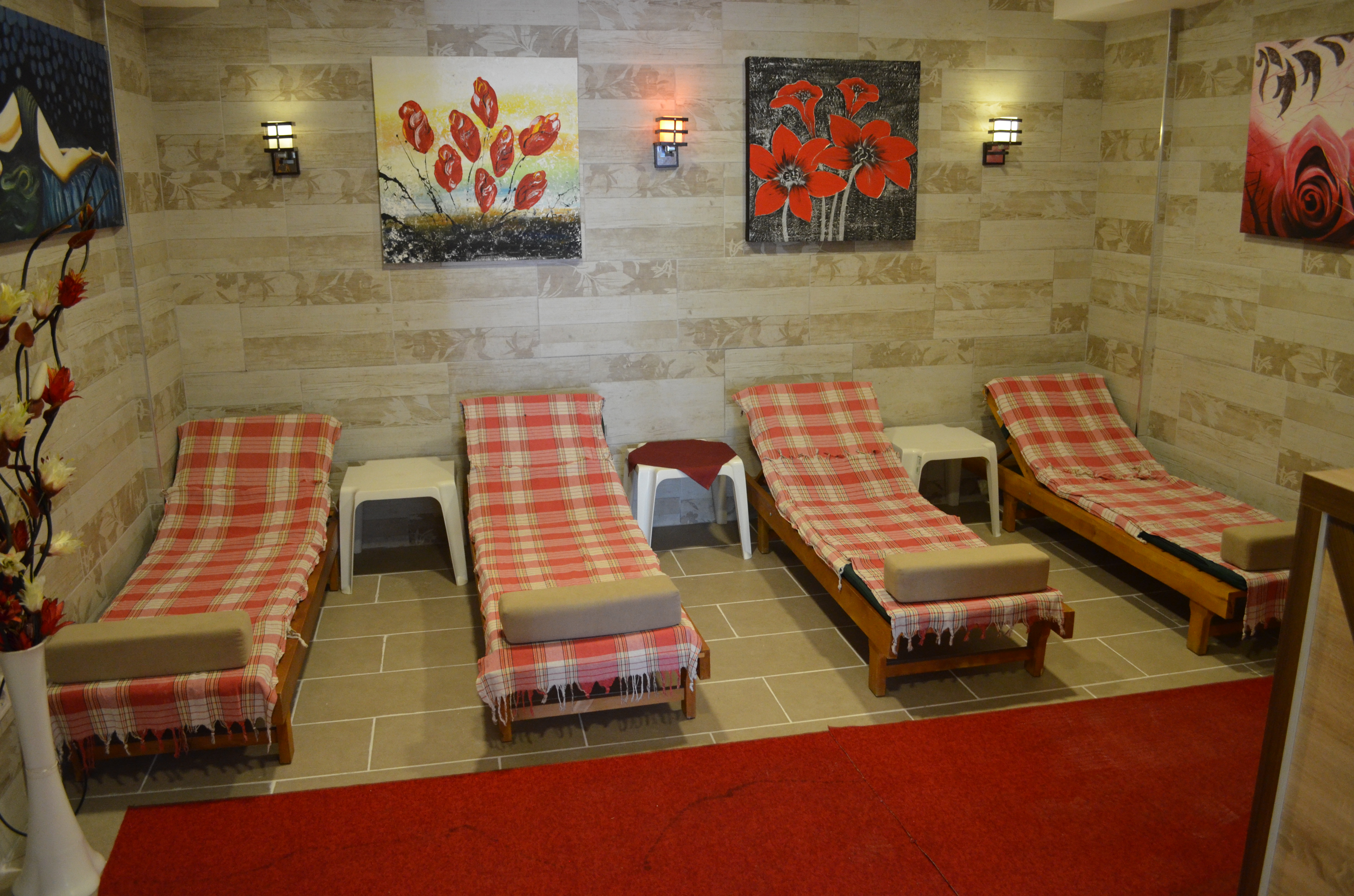 Side Legend Hotel
