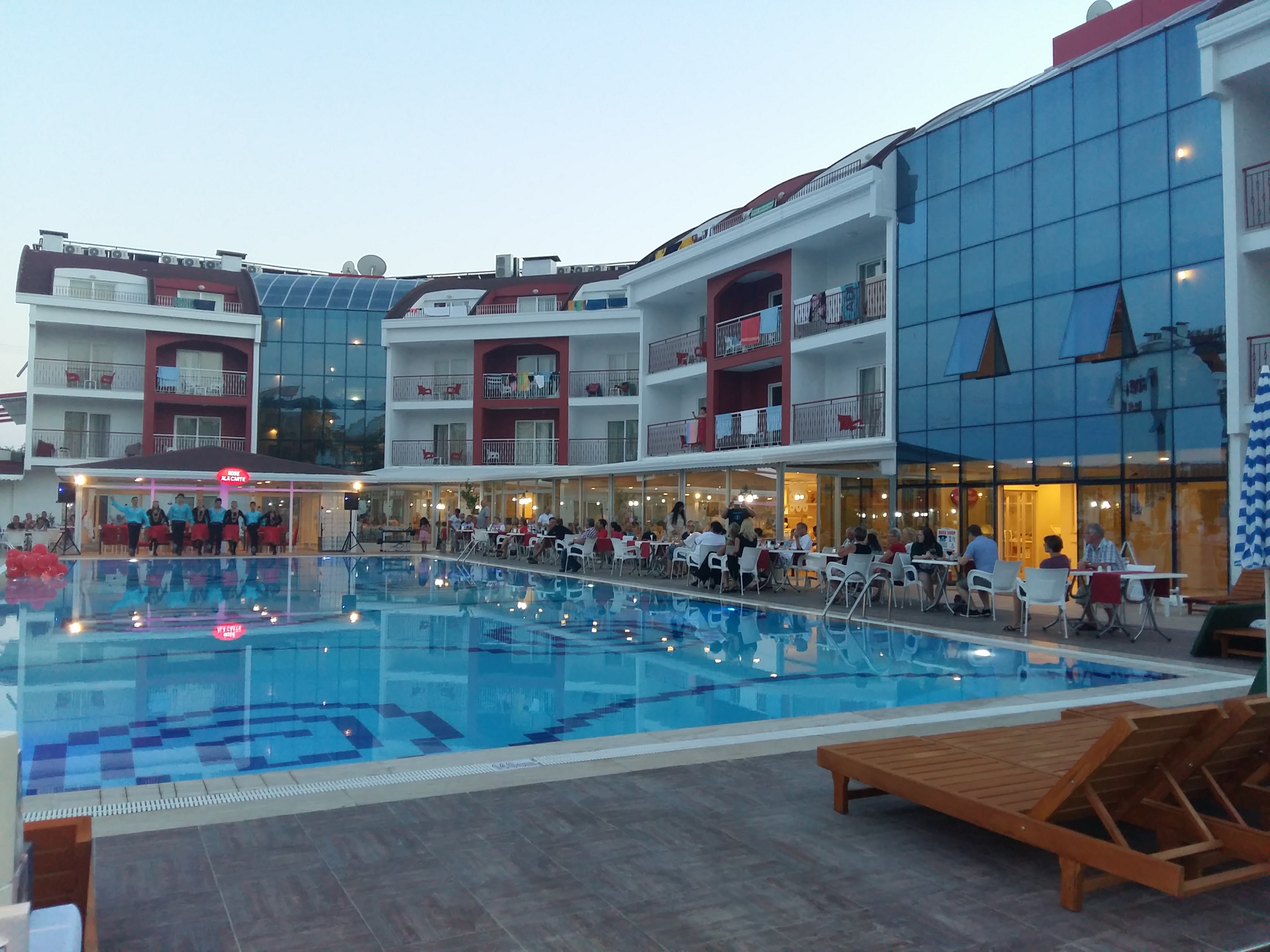Side Legend Hotel