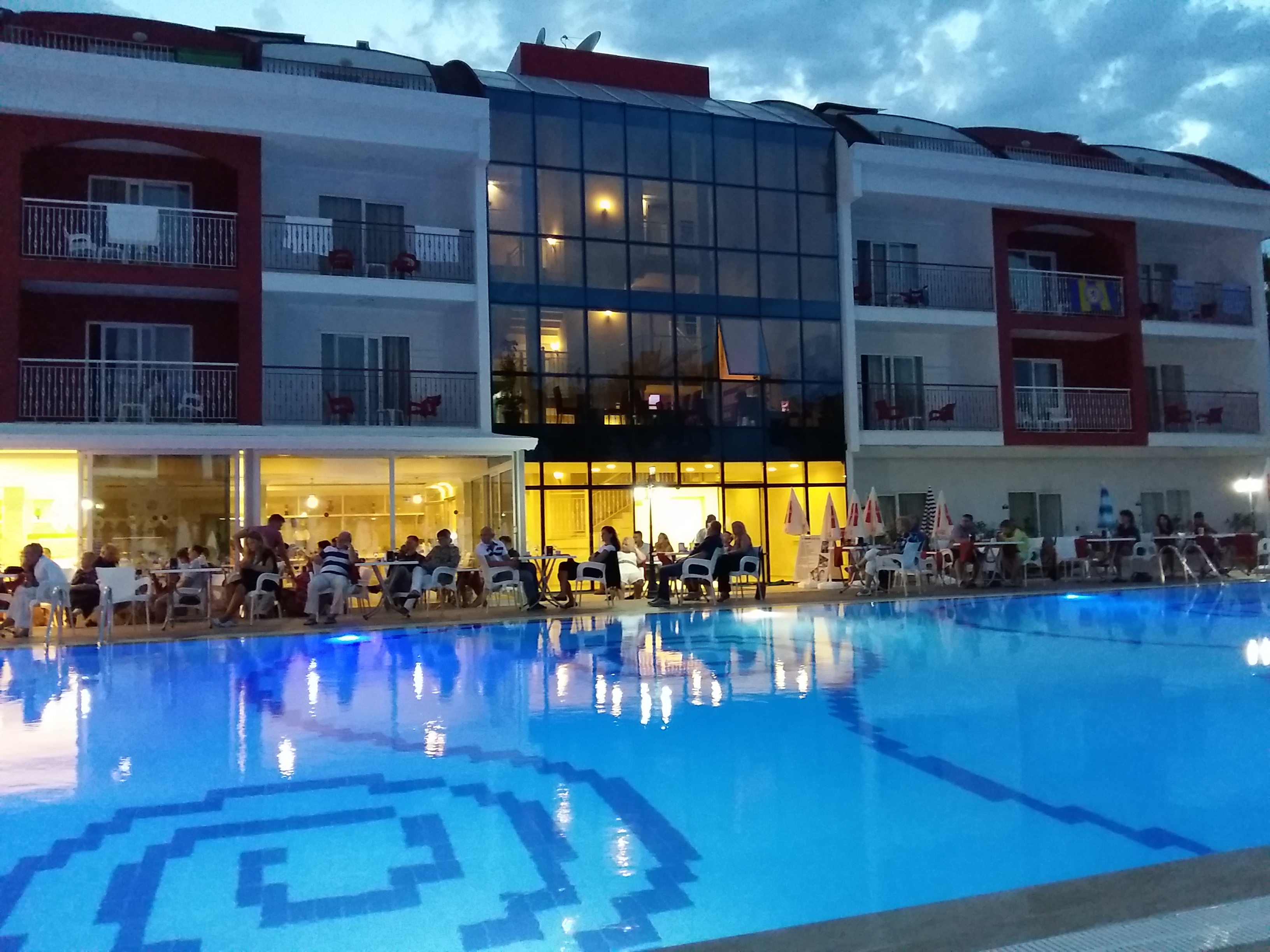 Side Legend Hotel