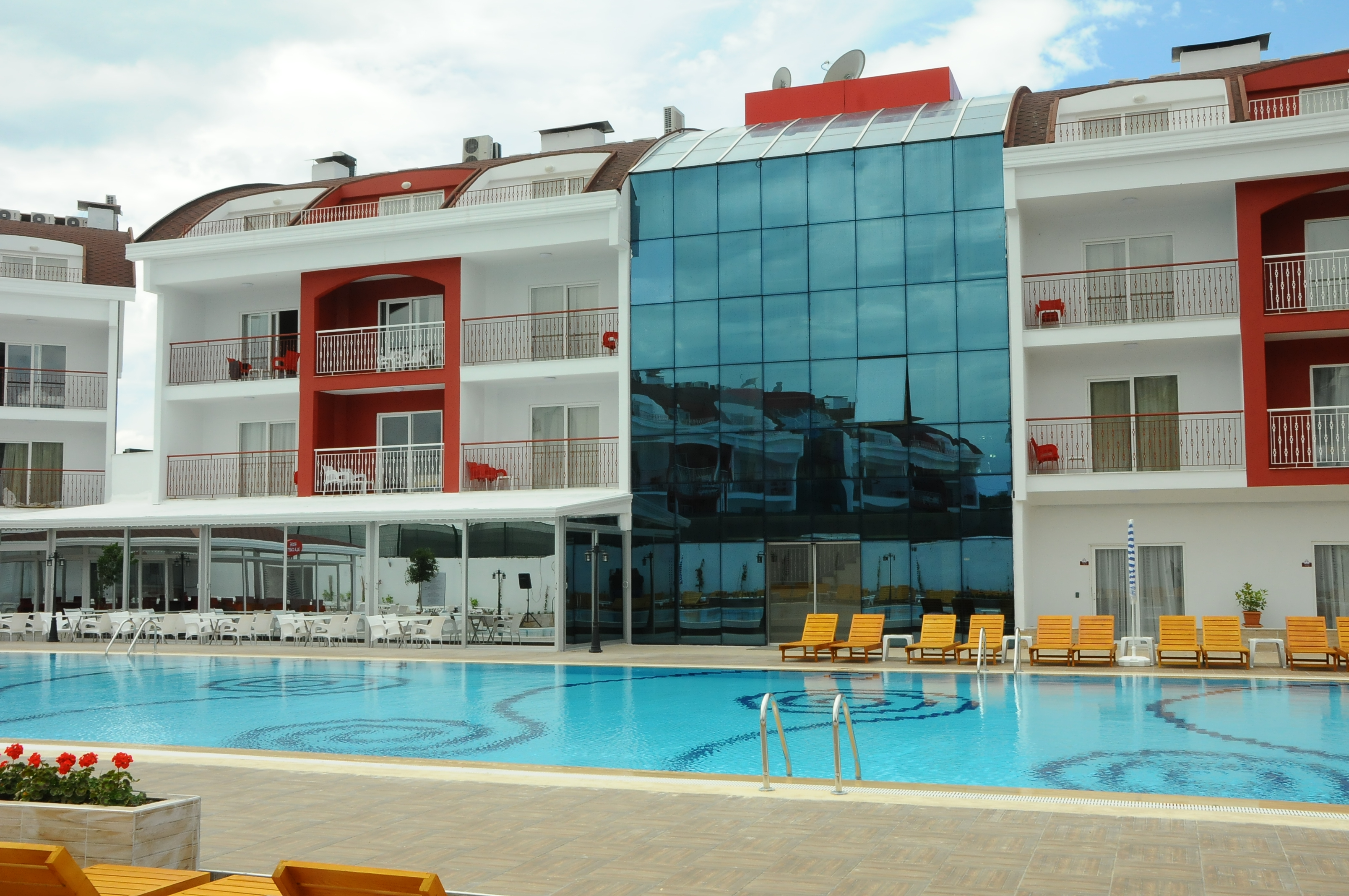 Side Legend Hotel