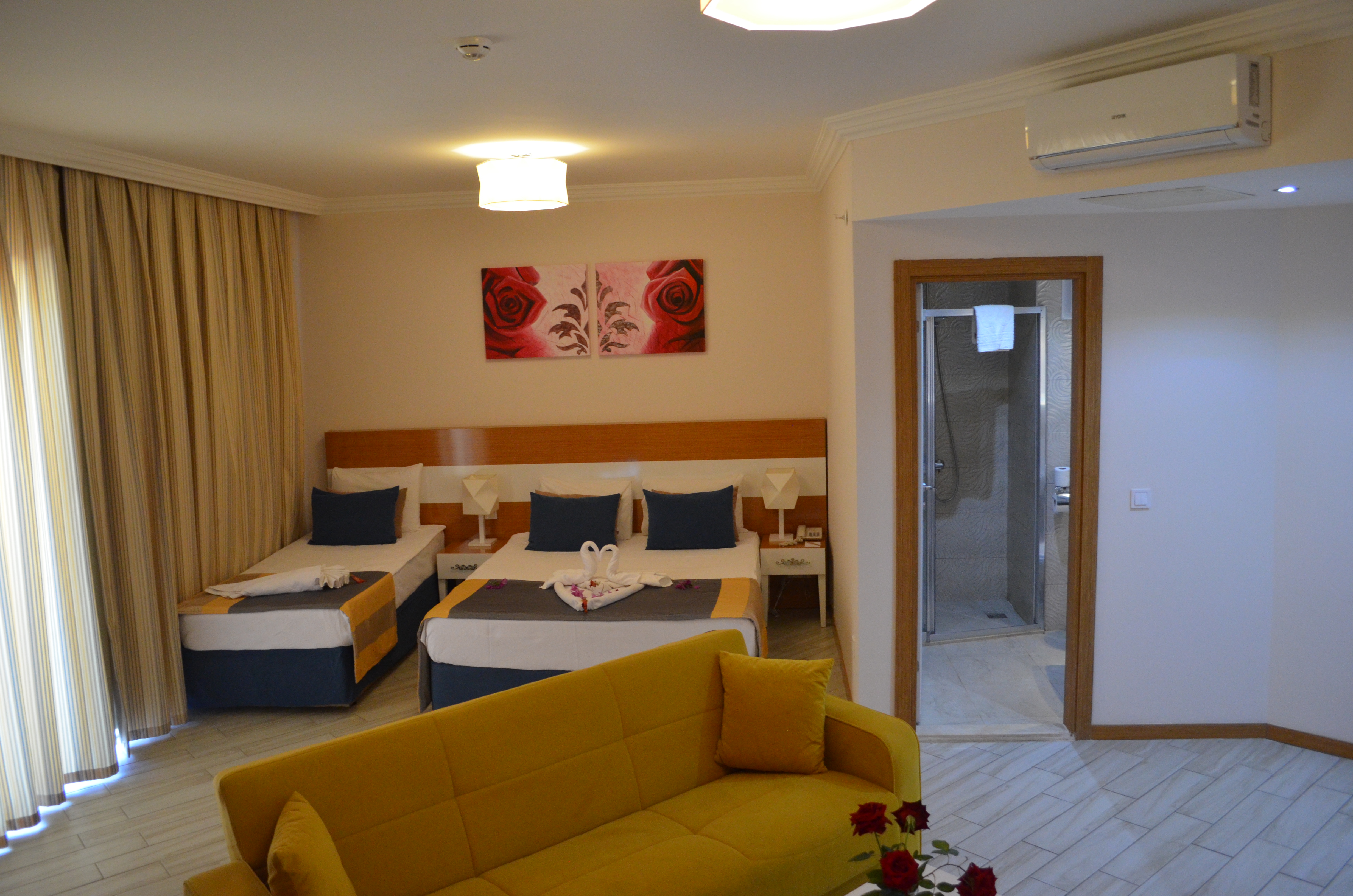 Side Legend Hotel