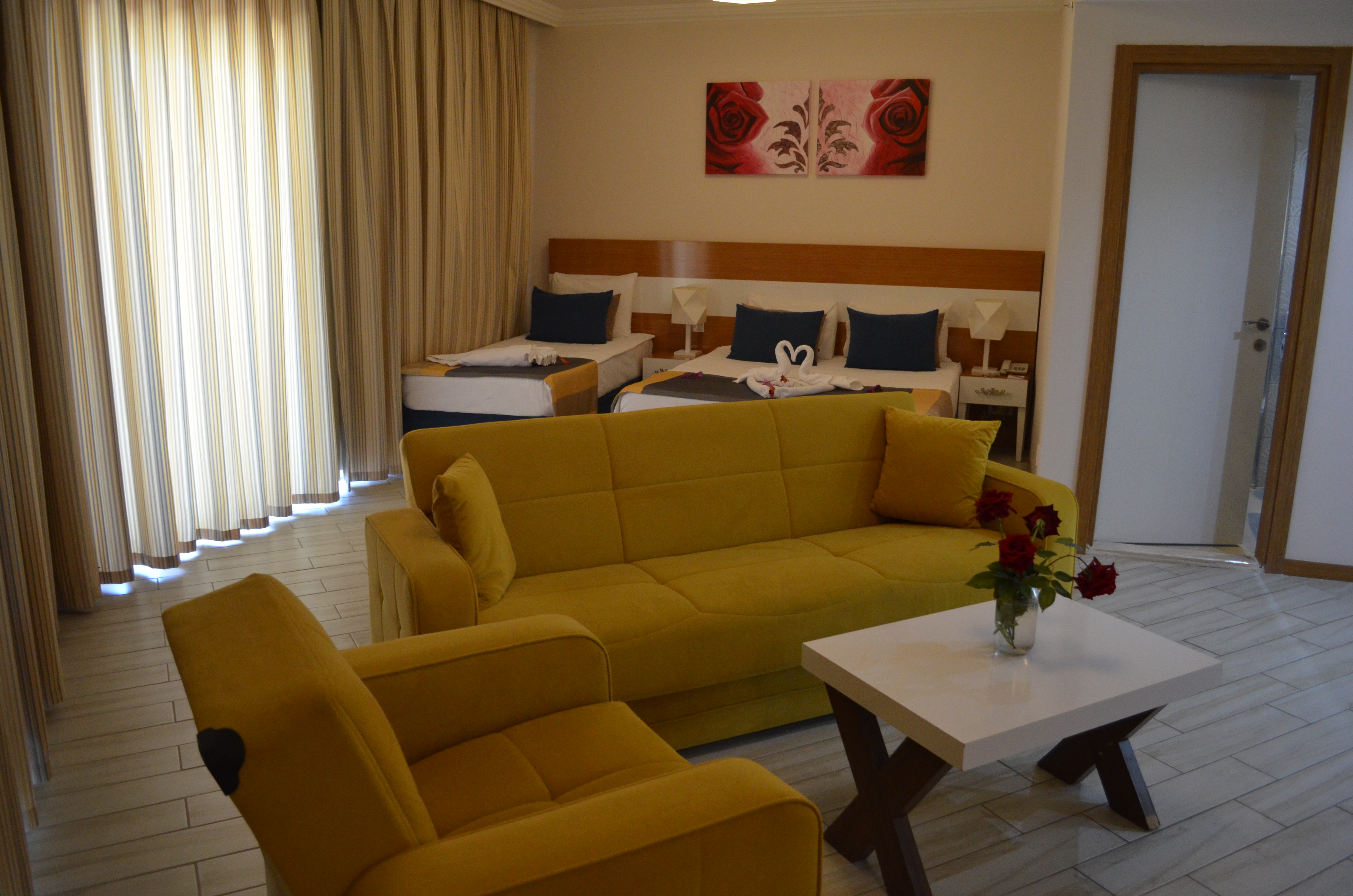 Side Legend Hotel