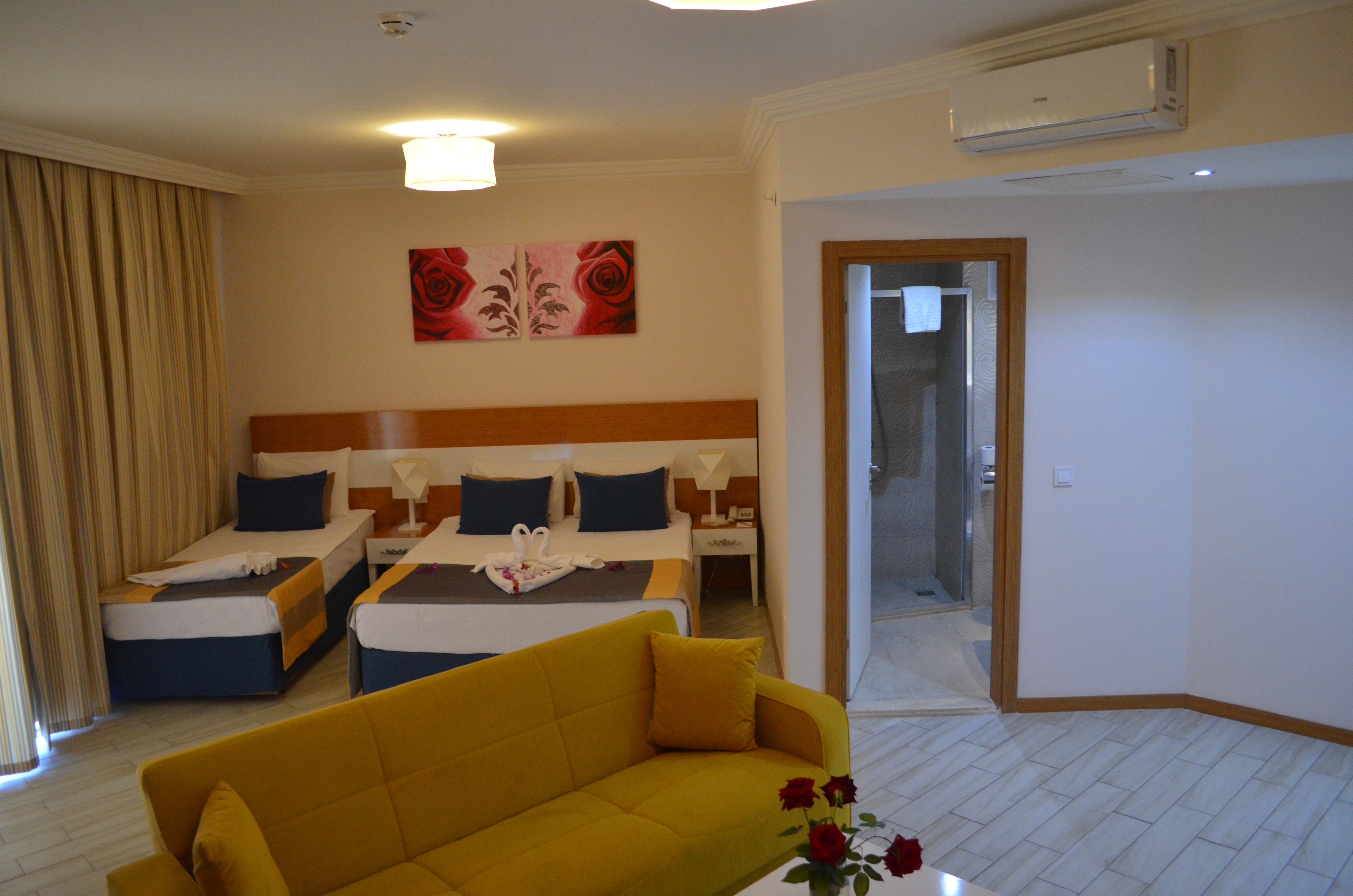 Side Legend Hotel
