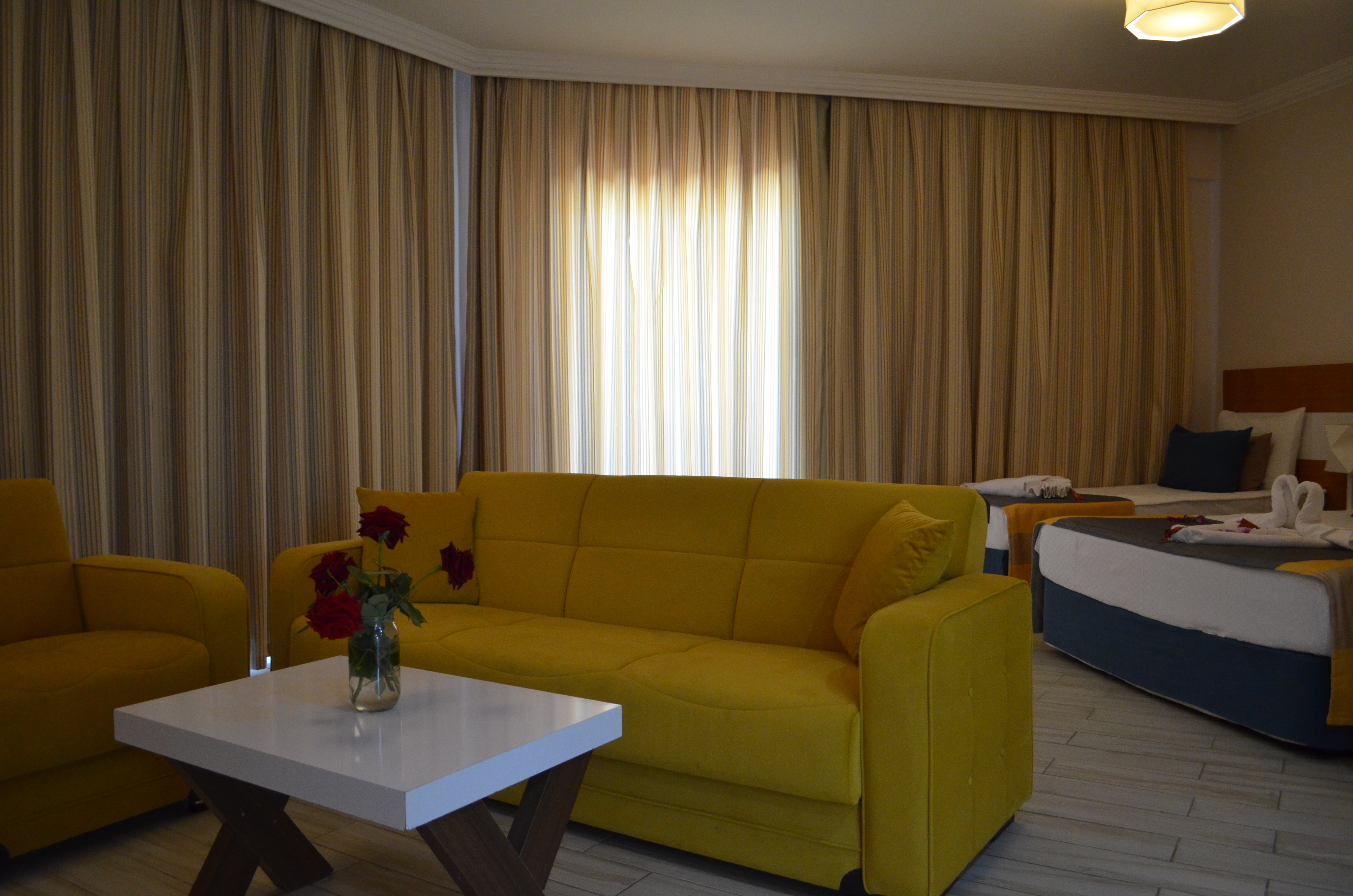 Side Legend Hotel