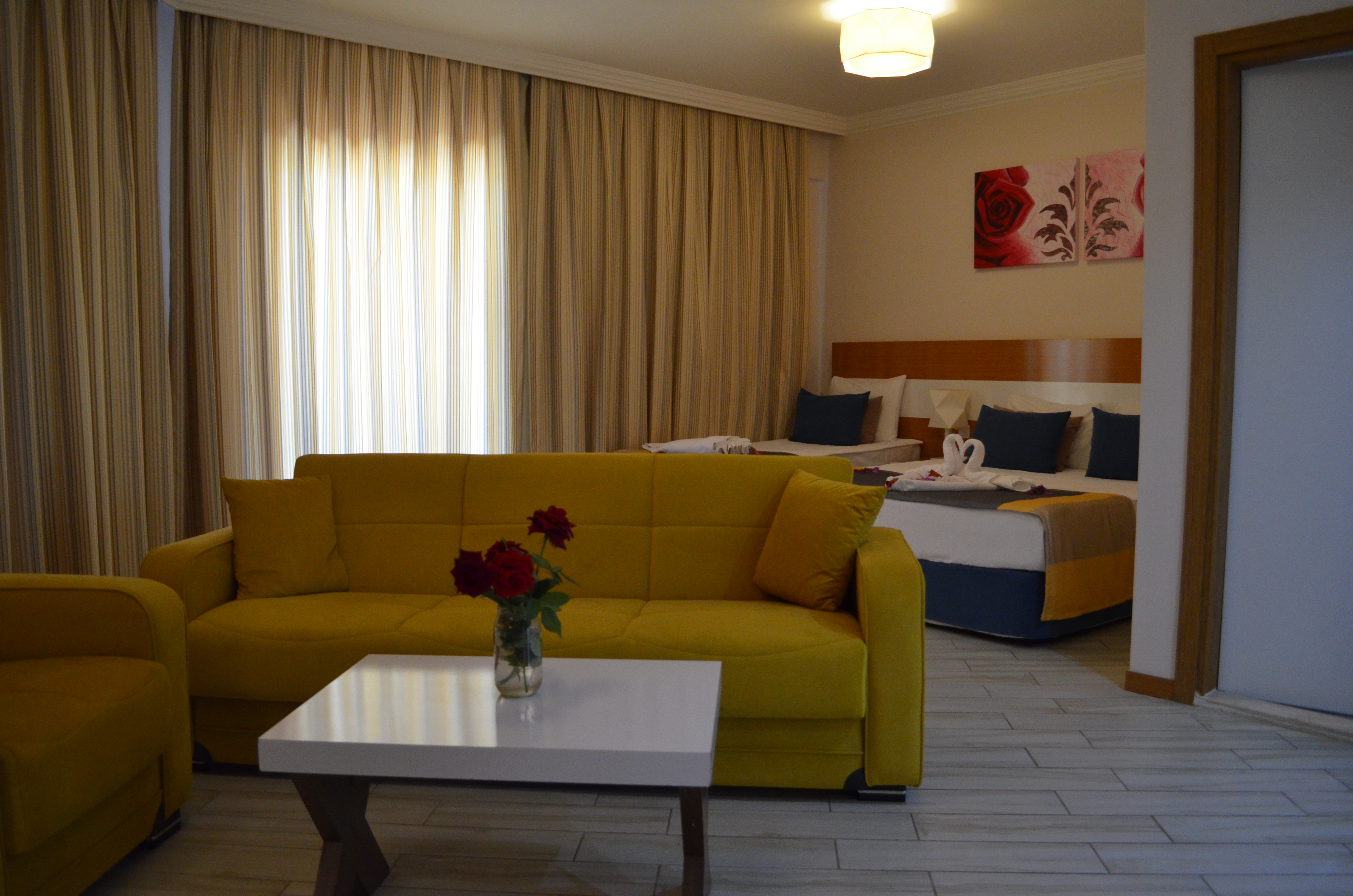 Side Legend Hotel
