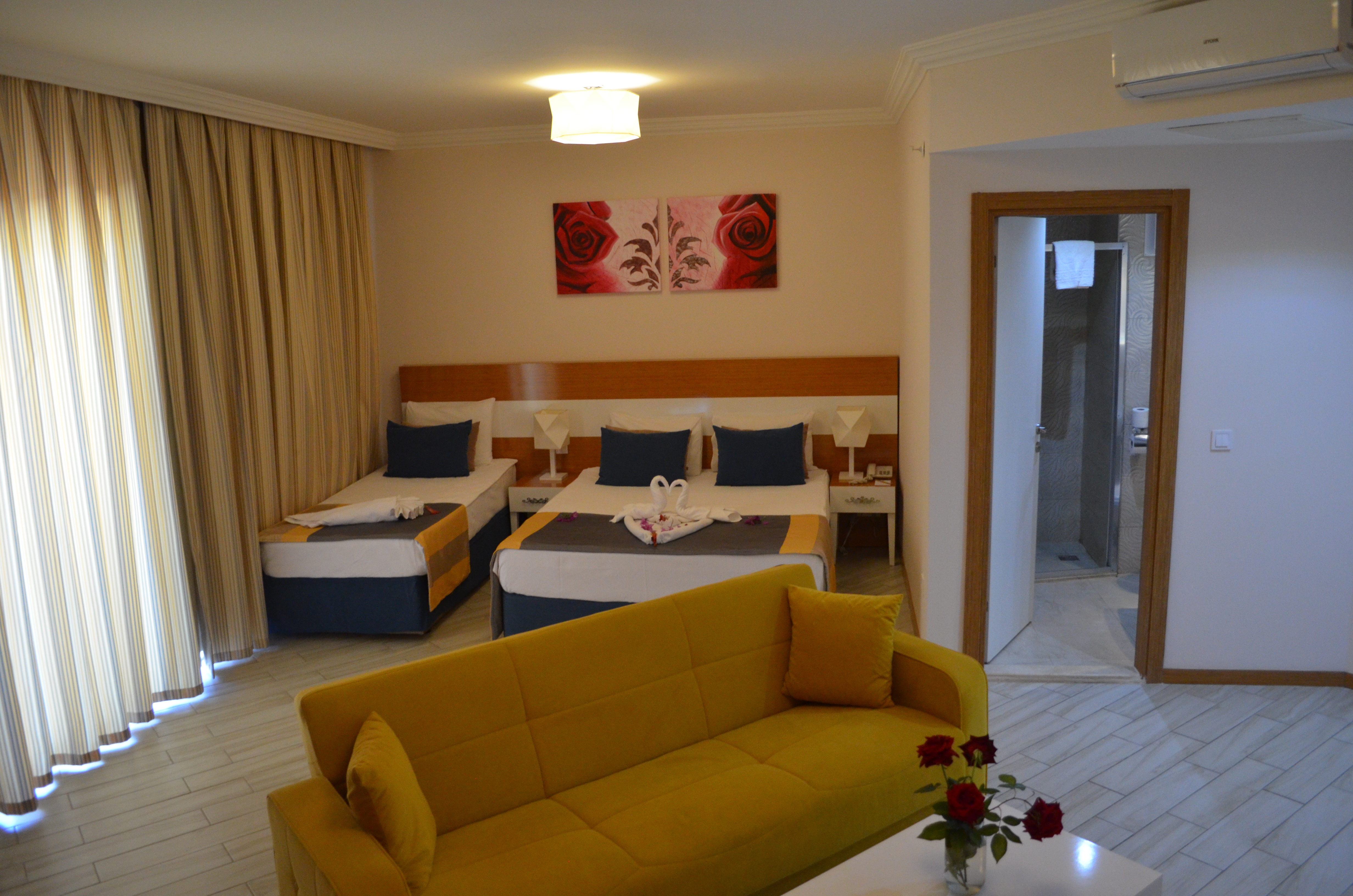 Side Legend Hotel