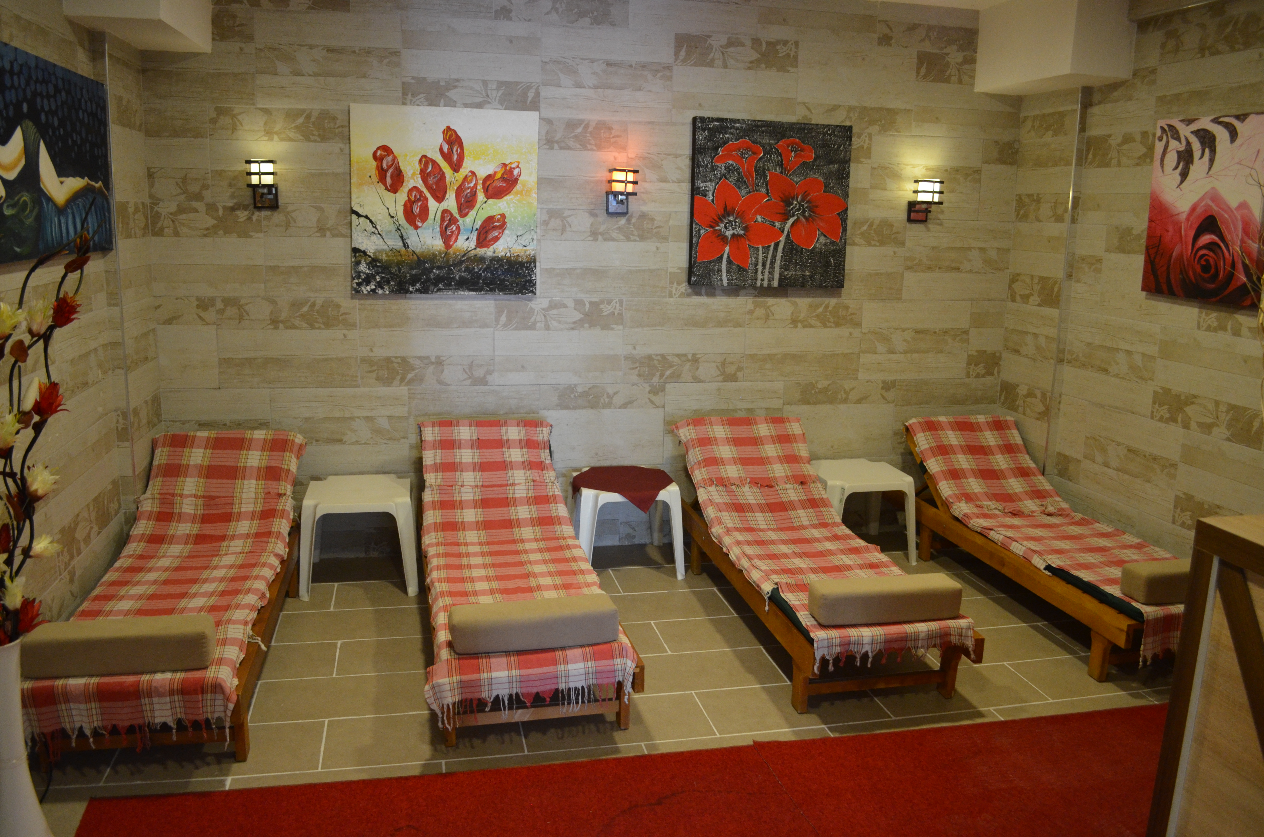 Side Legend Hotel