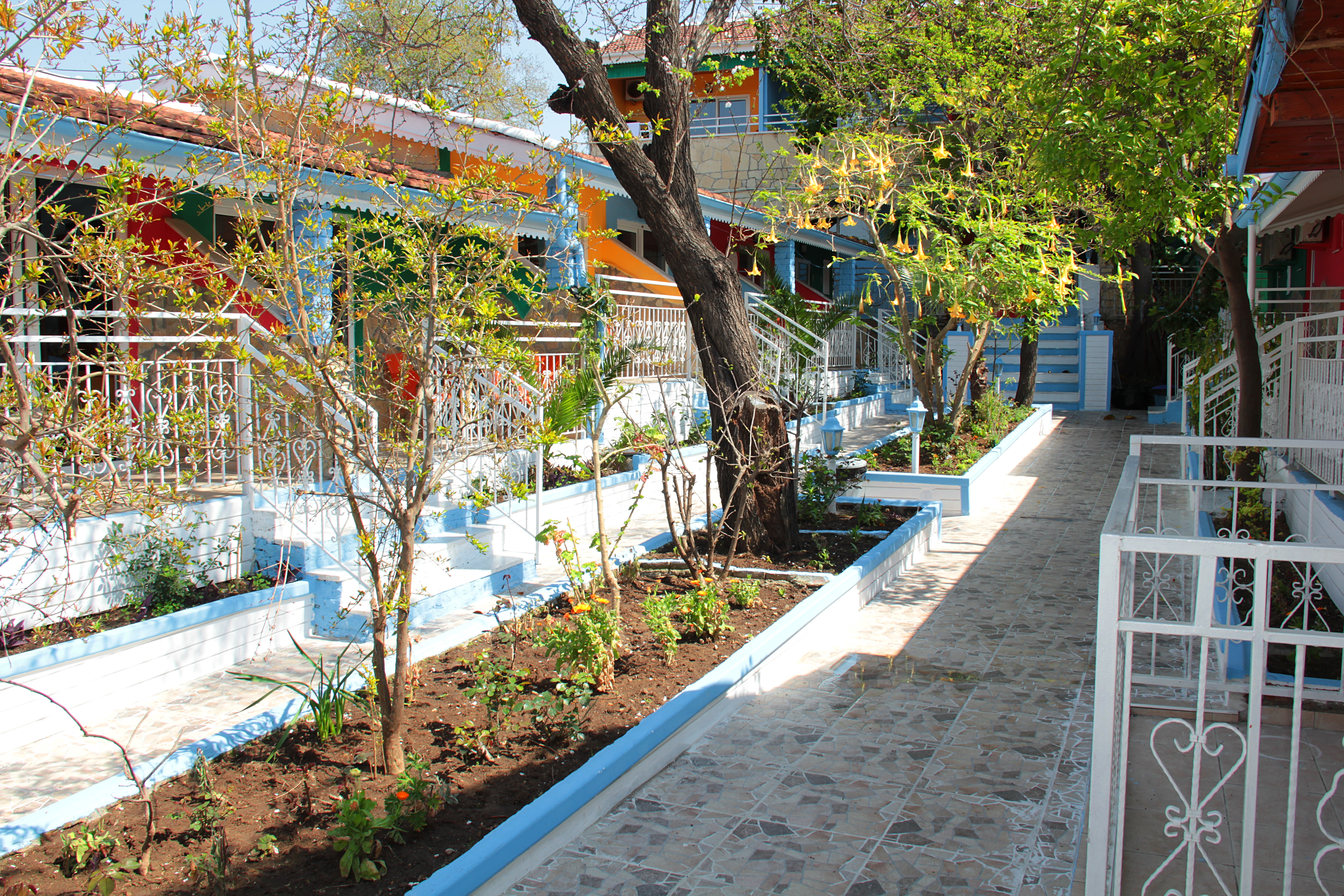 Side Temple Hotel