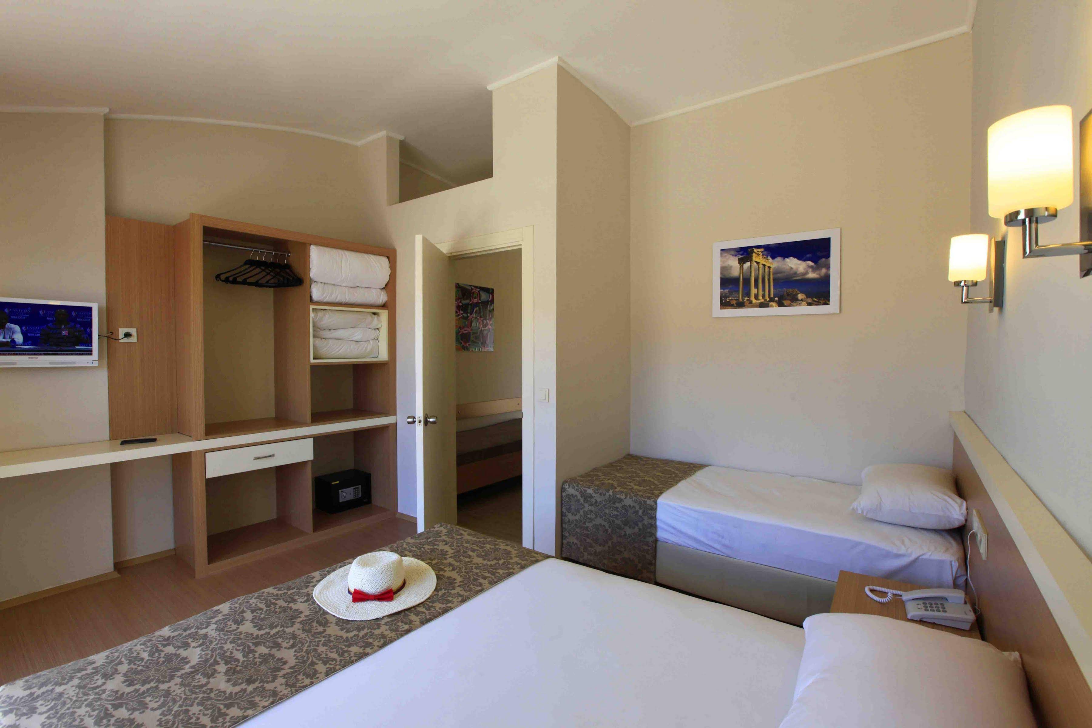 Sun City Apartments & Hotel