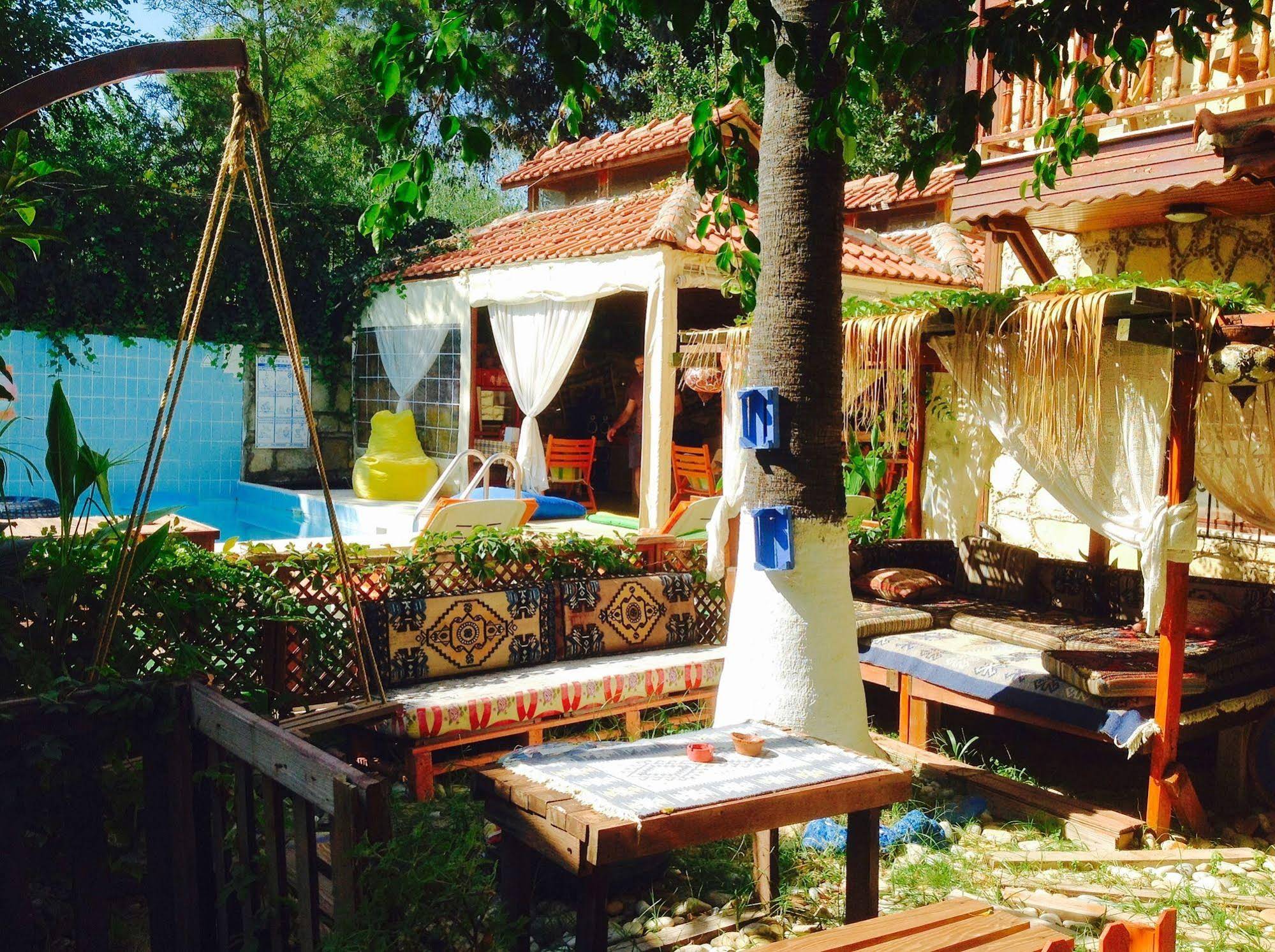 Tuana Hotel