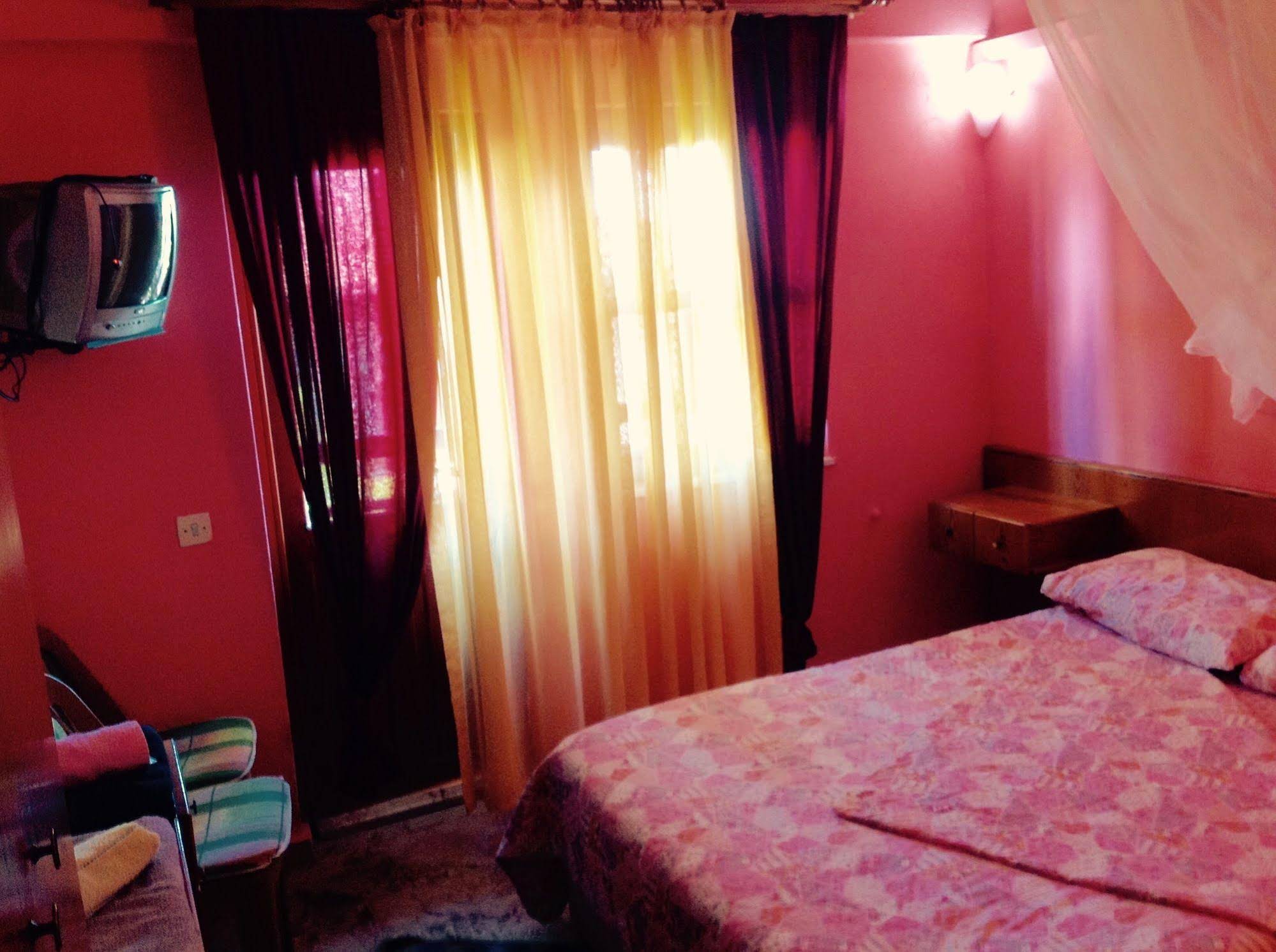 Tuana Hotel