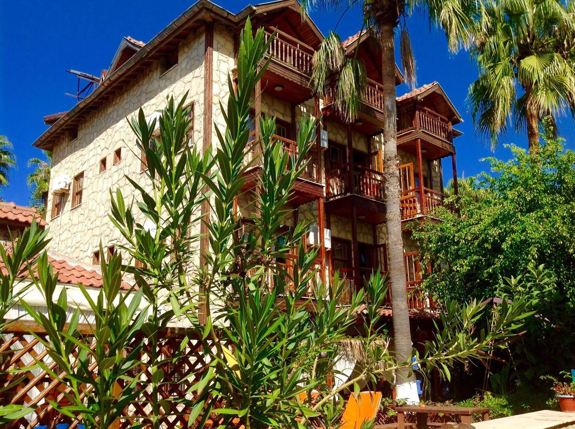 Tuana Hotel