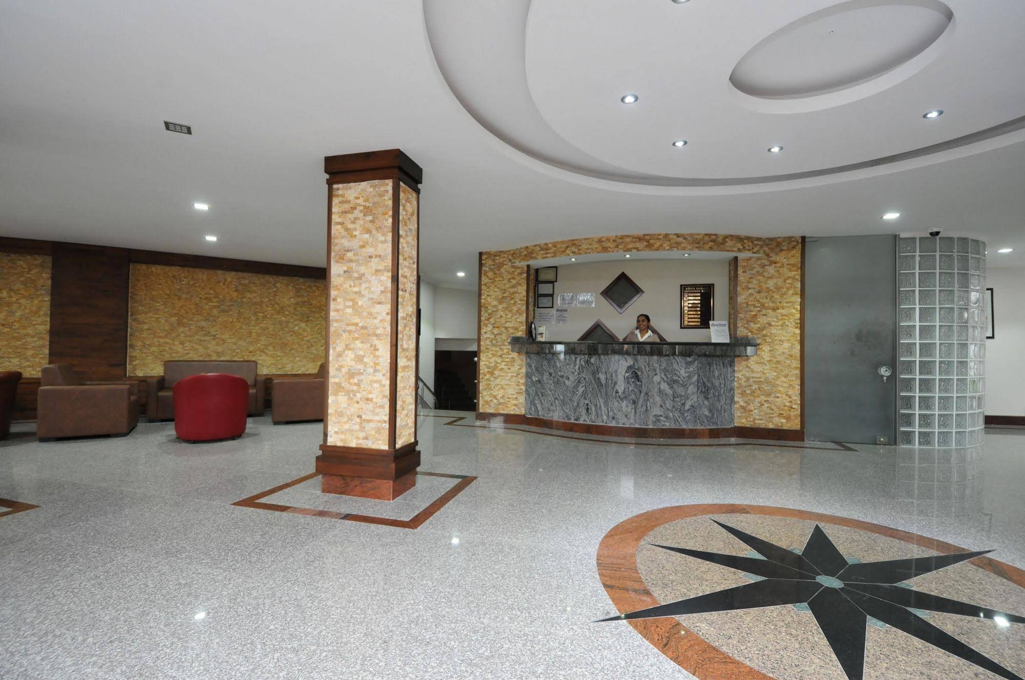 Side Resort Annex
