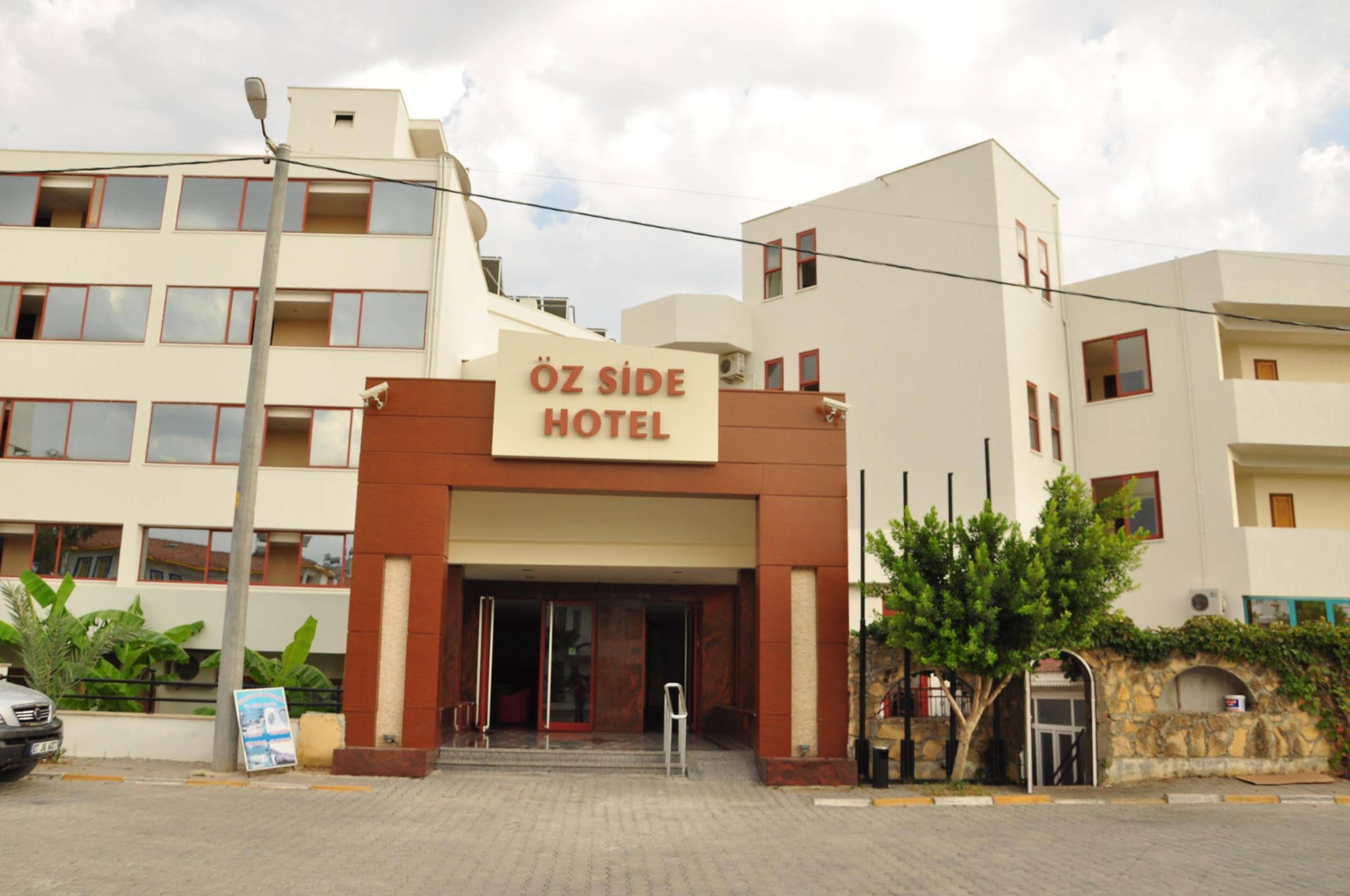 Side Resort Annex